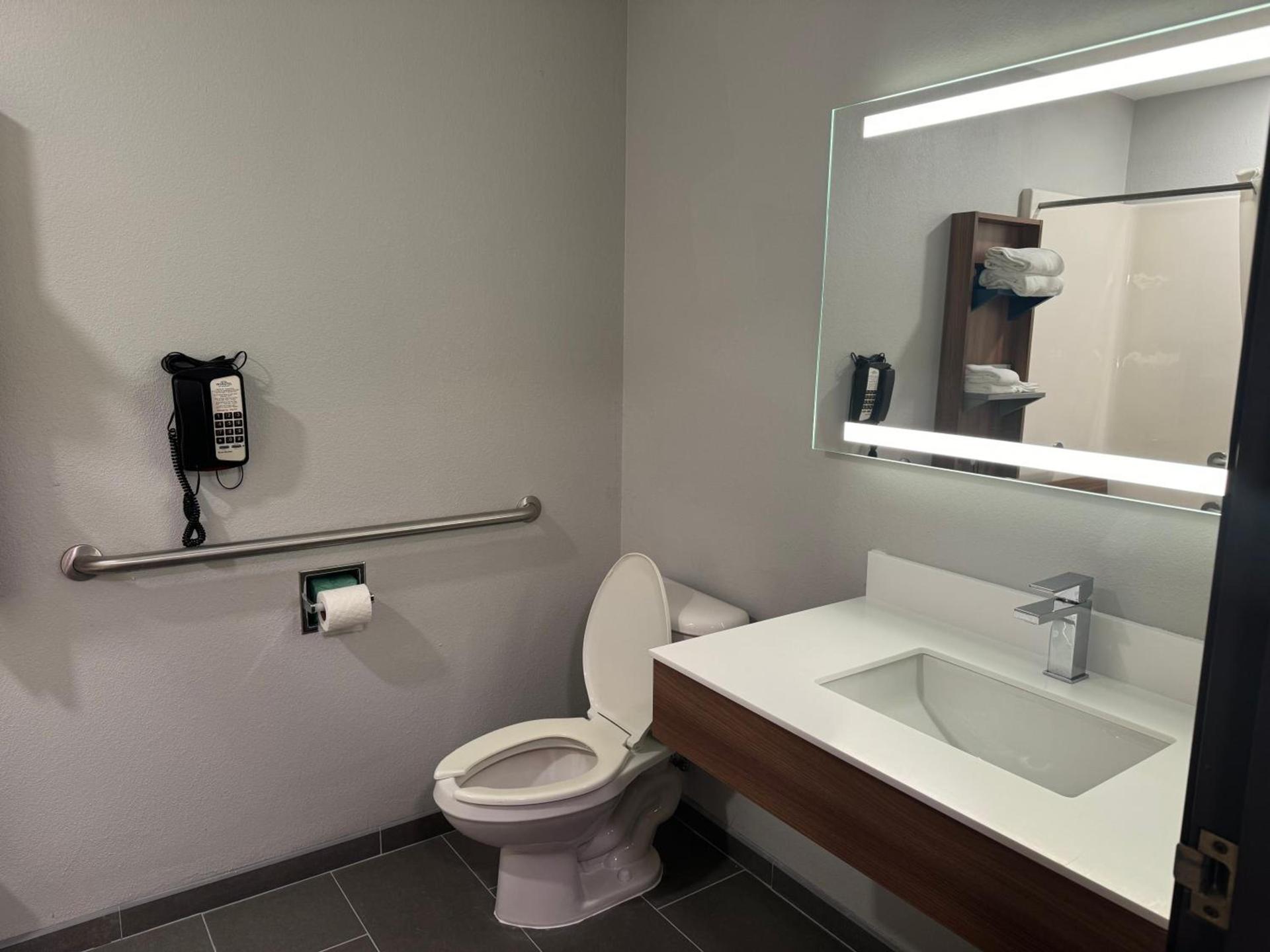 Microtel Inn and Suites Independence photo 32