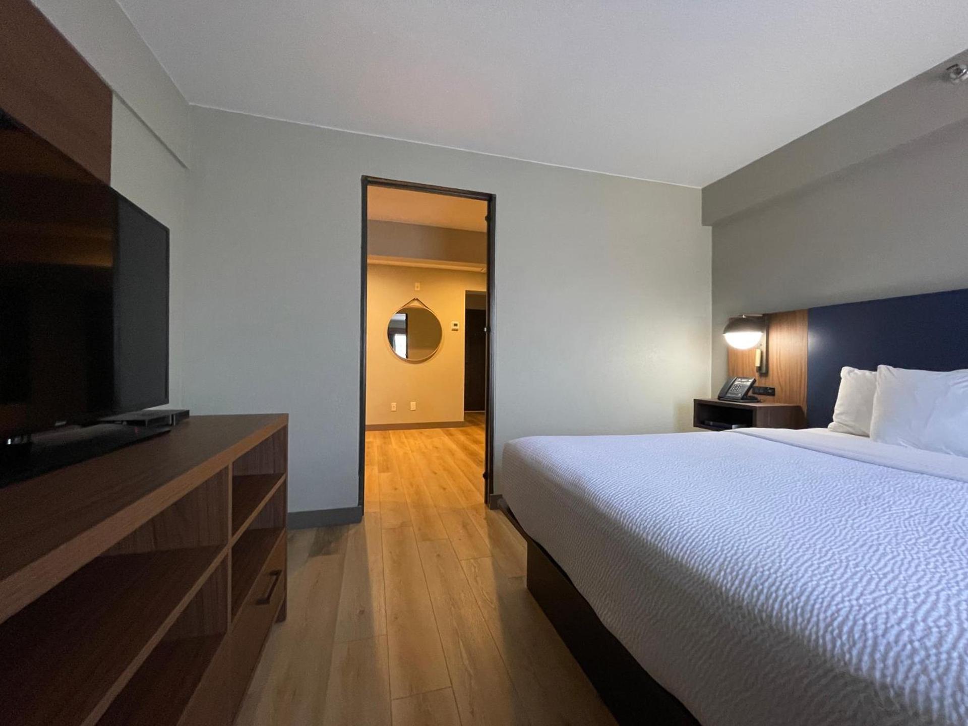 La Quinta by Wyndham Dallas DFW Airport North photo 47