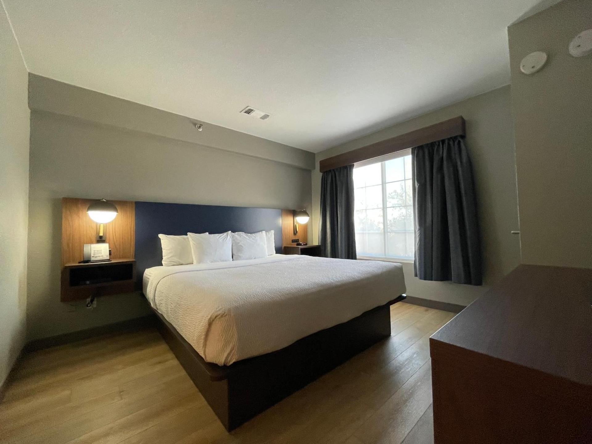 La Quinta by Wyndham Dallas DFW Airport North photo 51