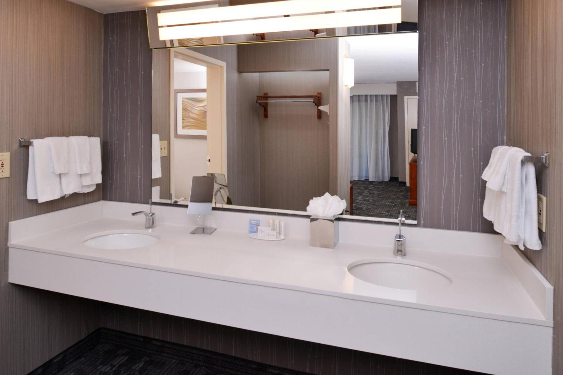 Courtyard by Marriott Charlotte Gastonia photo 13