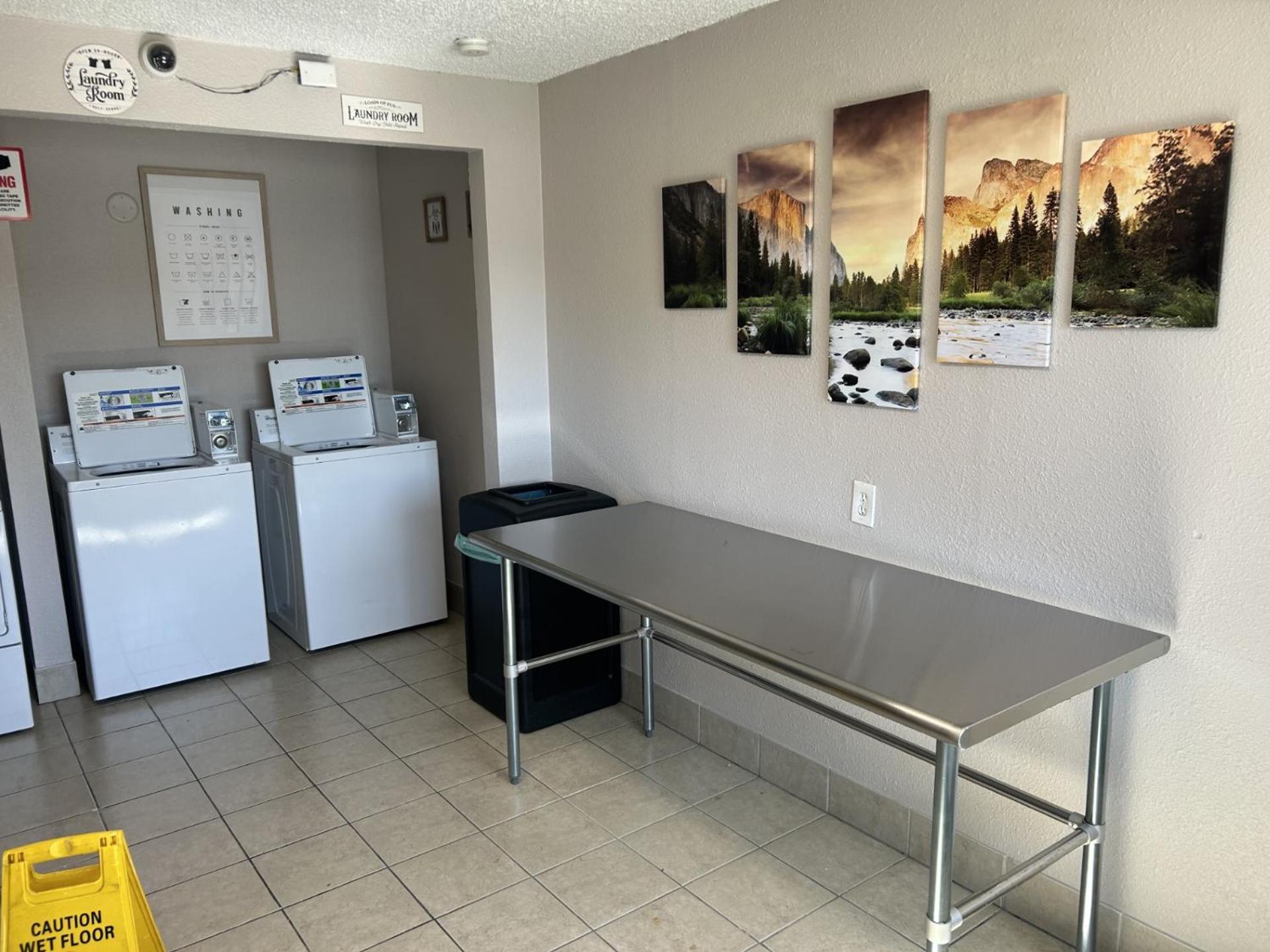 Days Inn by Wyndham Turlock photo 20