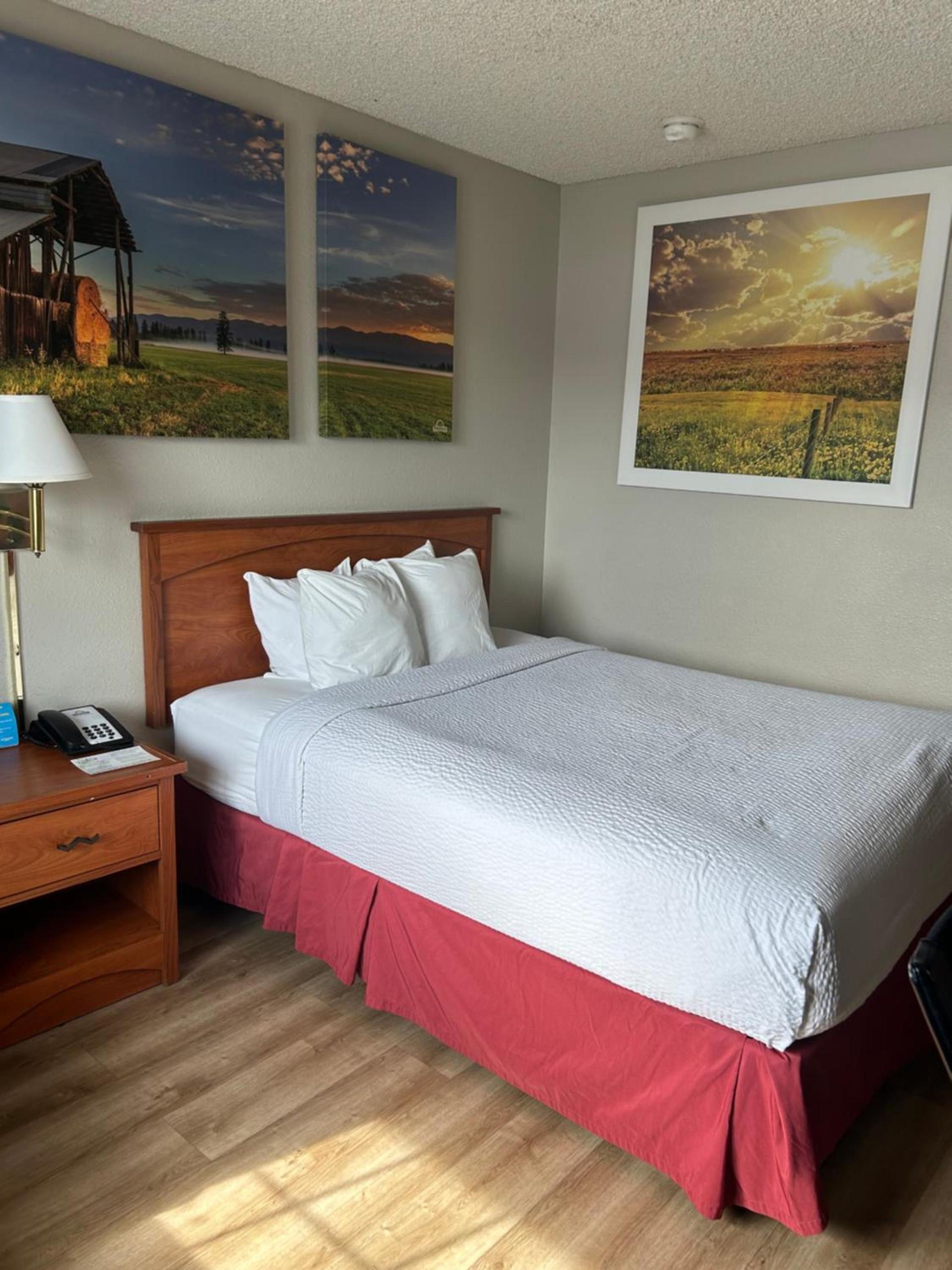 Days Inn by Wyndham Turlock photo 30