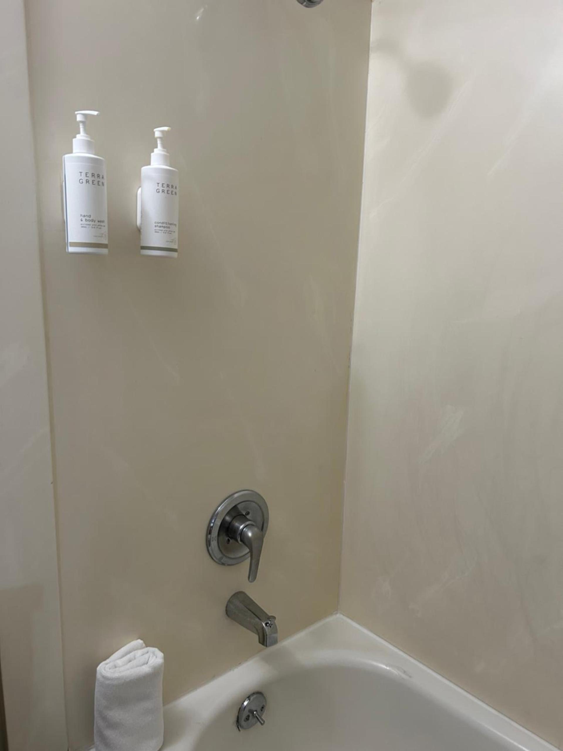 Days Inn by Wyndham Turlock photo 39