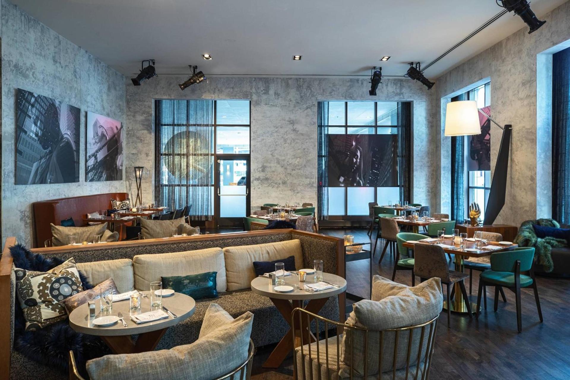 Renaissance Chicago Downtown Hotel photo 22