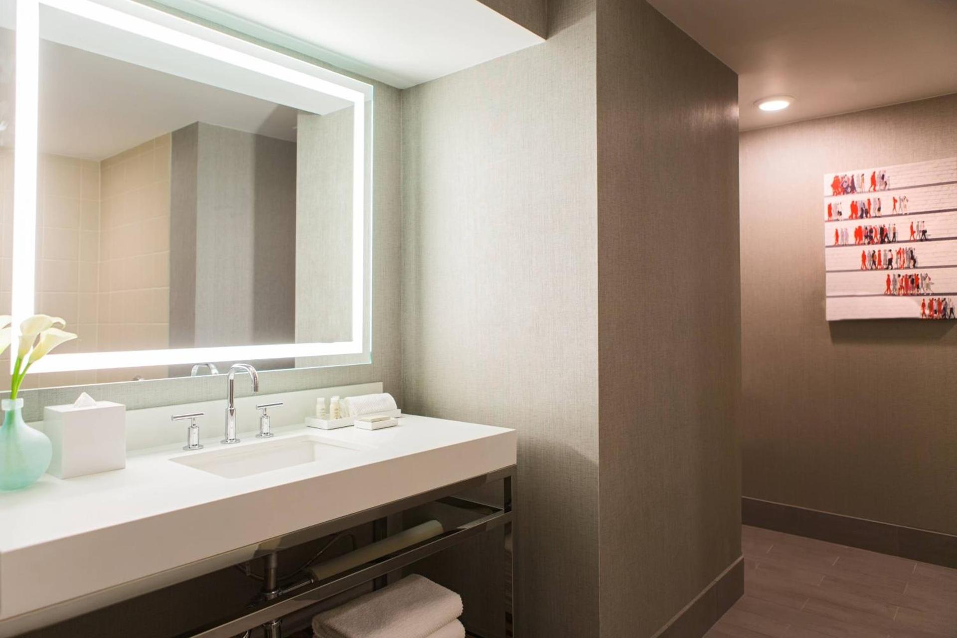 Renaissance Chicago Downtown Hotel photo 4