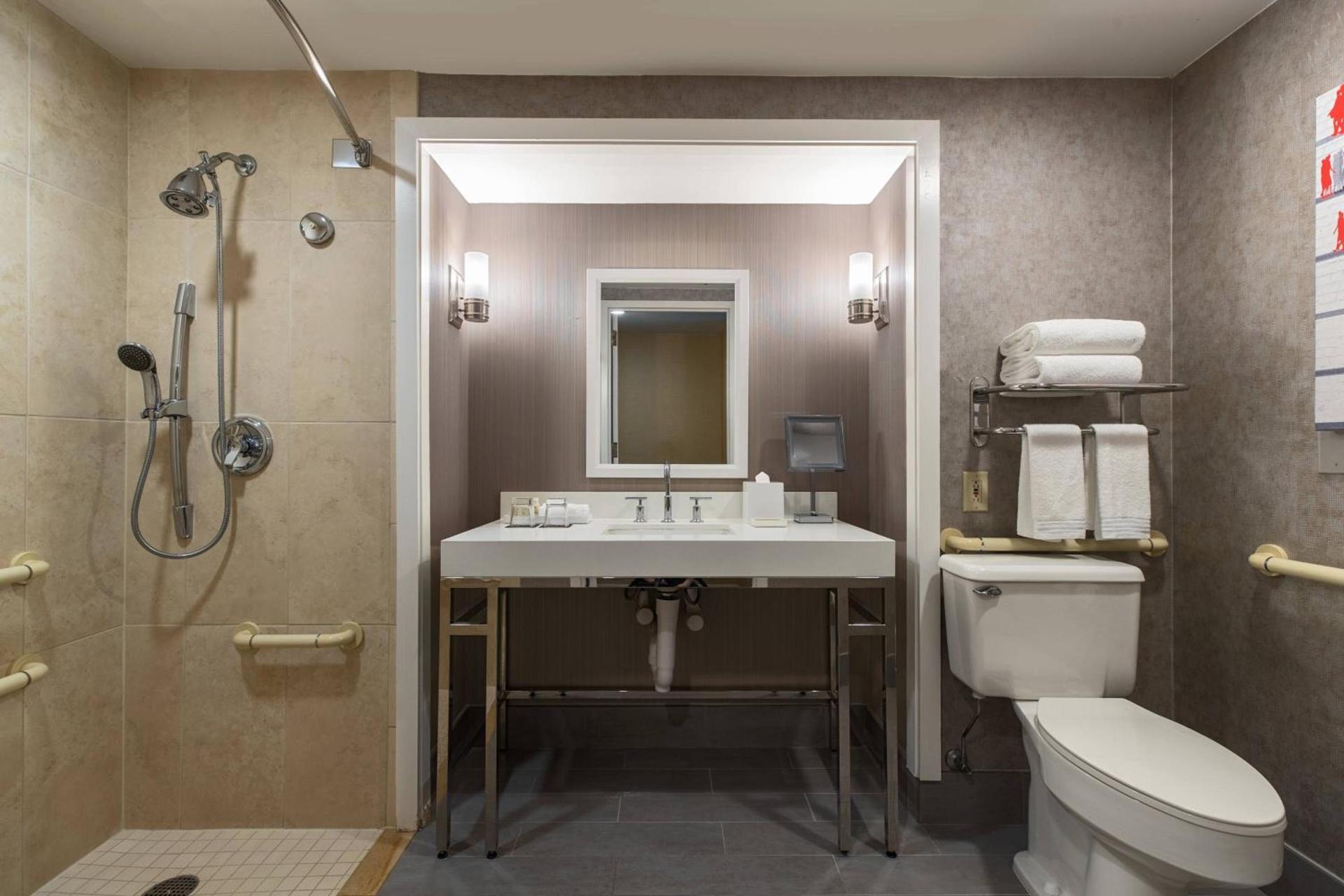 Renaissance Chicago Downtown Hotel photo 7