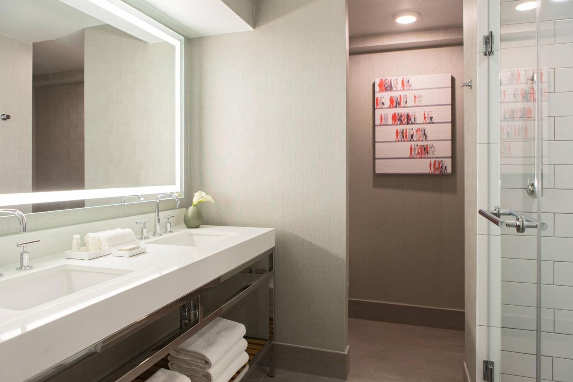 Renaissance Chicago Downtown Hotel photo 12