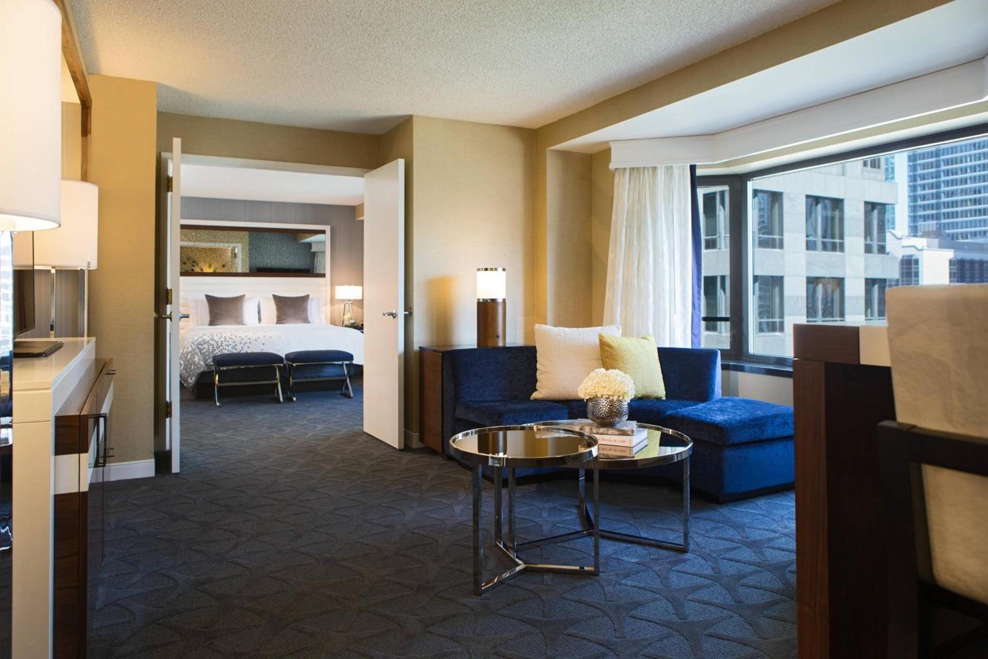 Renaissance Chicago Downtown Hotel photo 8