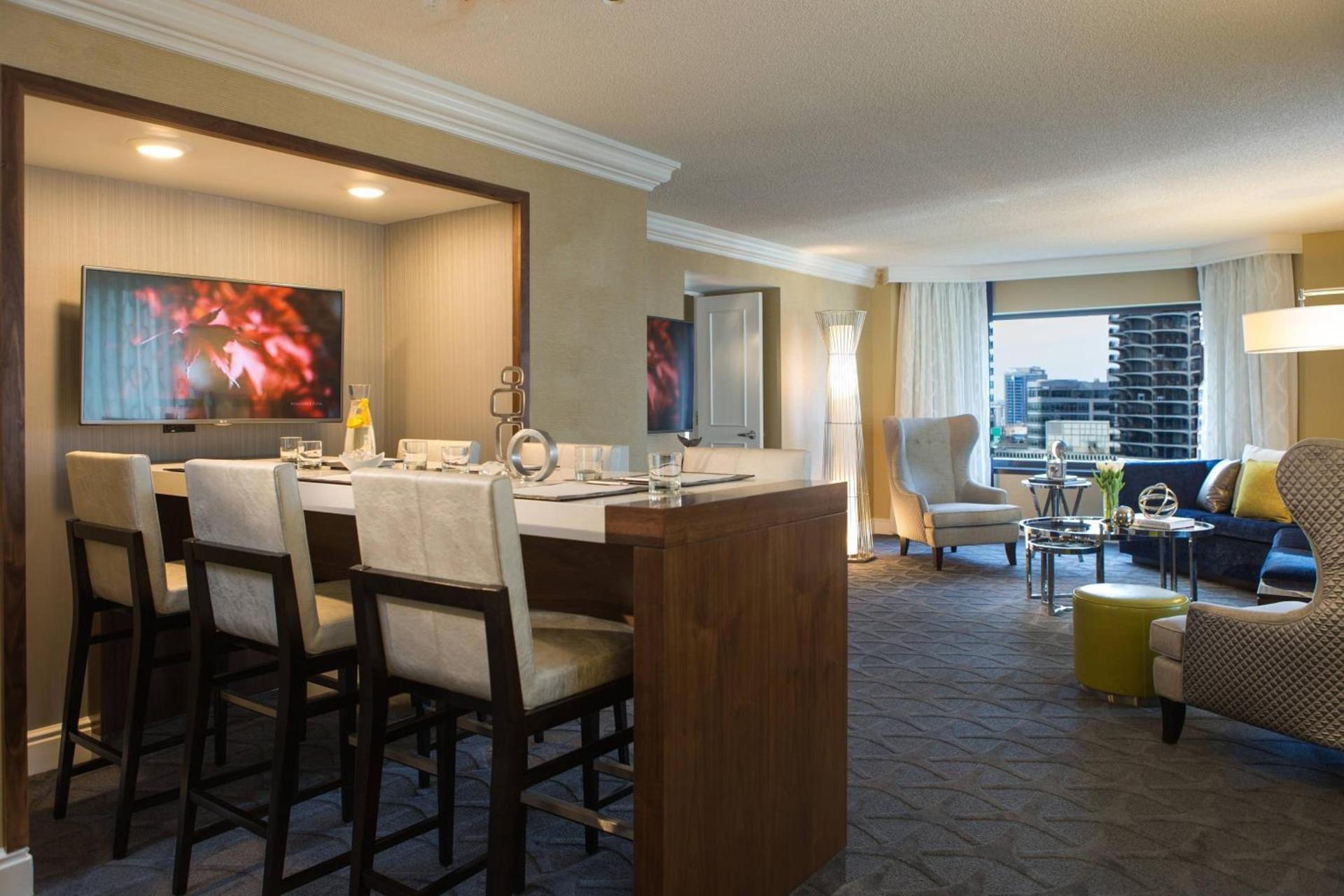 Renaissance Chicago Downtown Hotel photo 10