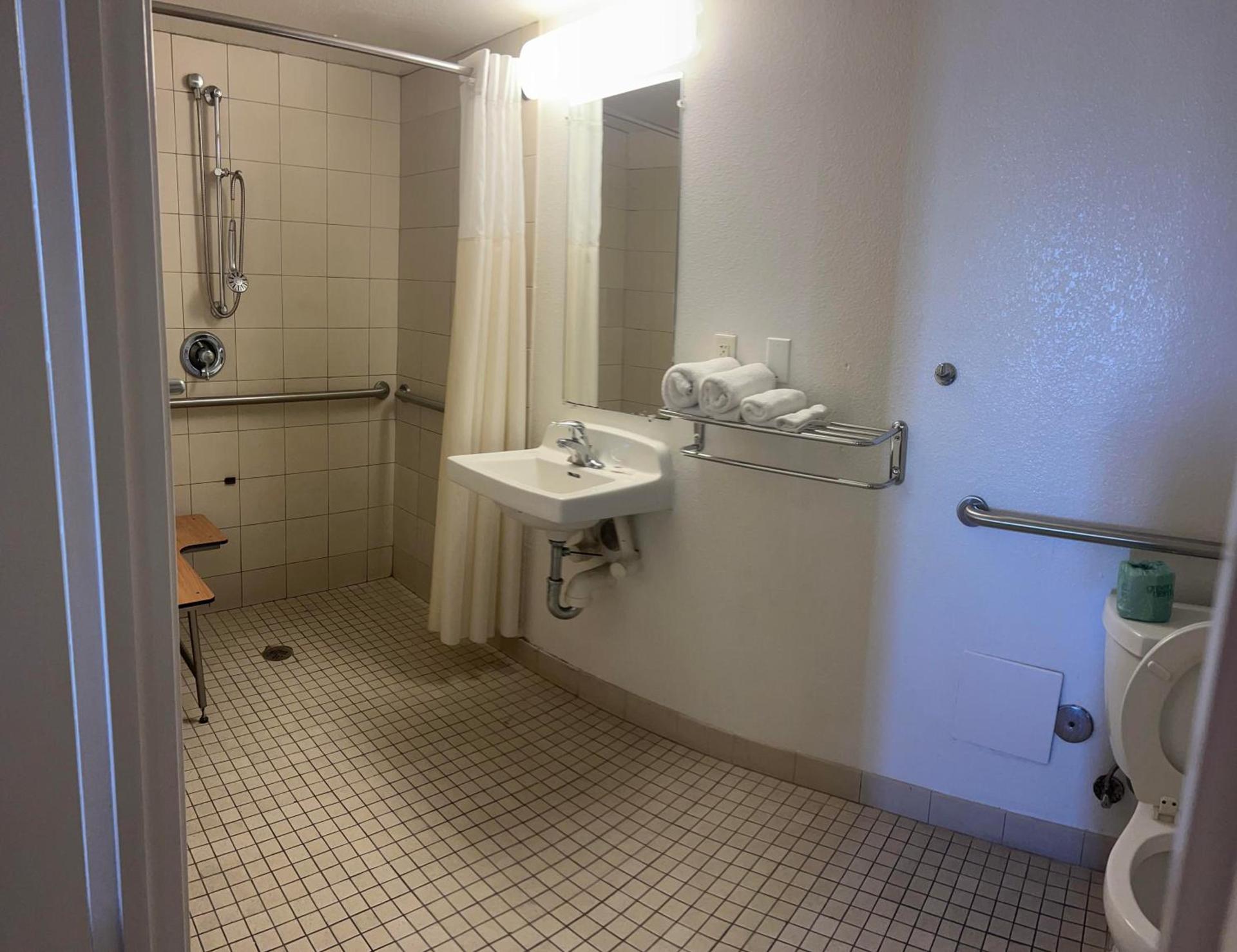 Motel 6-Austin, TX - North Central photo 57