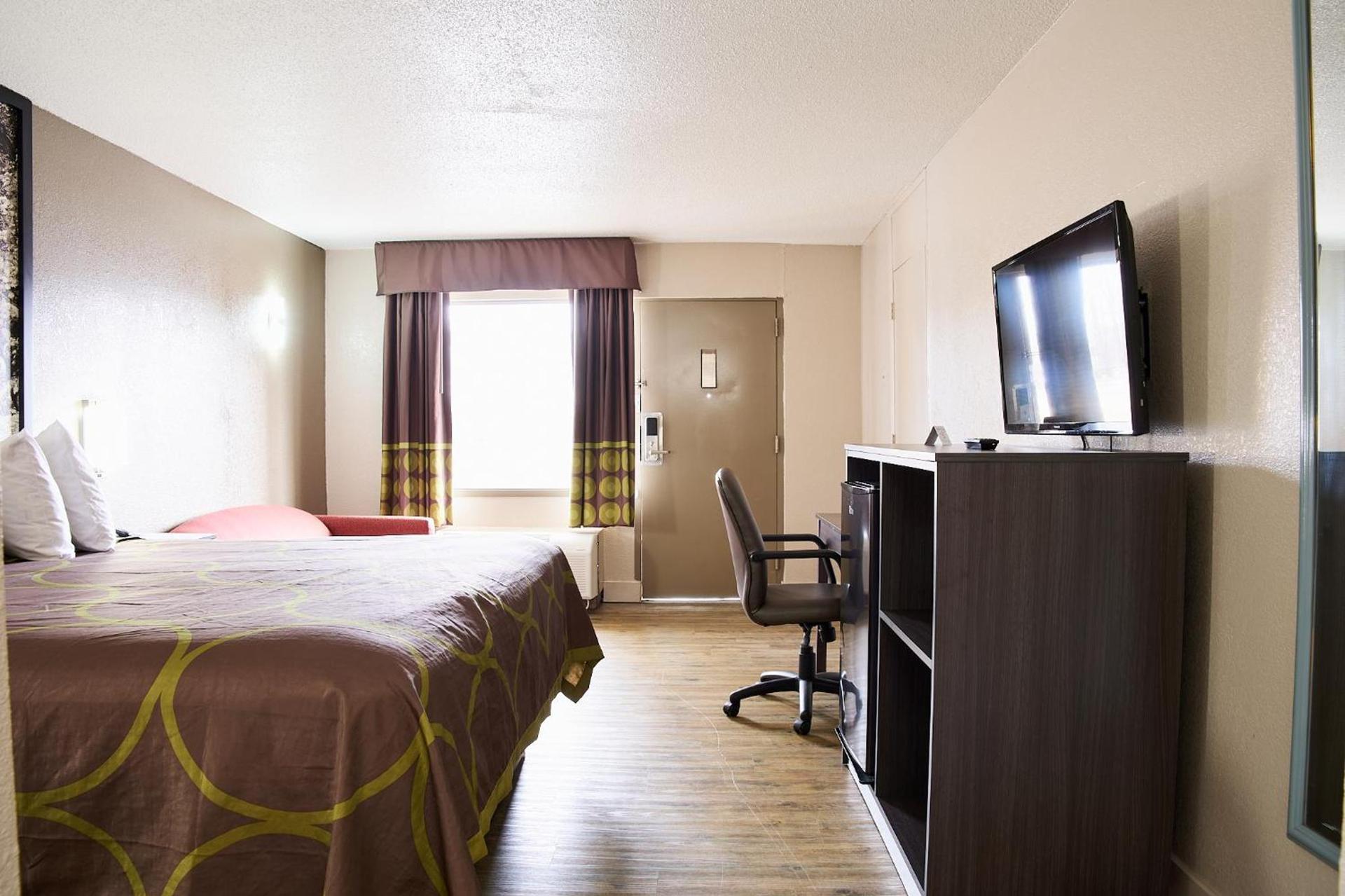 Super 8 by Wyndham Garysburg/Roanoke Rapids photo 18