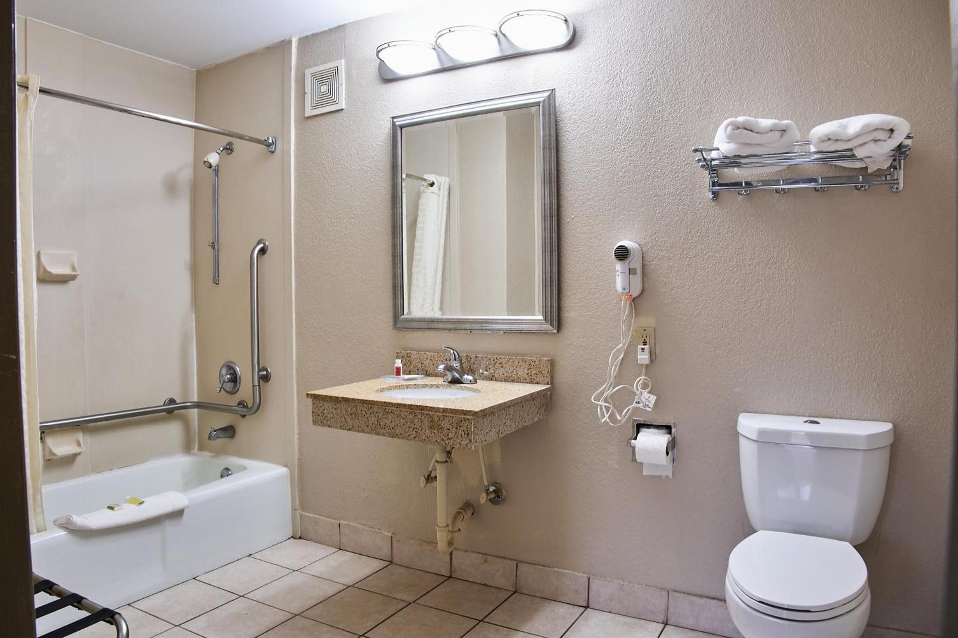 Super 8 by Wyndham Garysburg/Roanoke Rapids photo 24