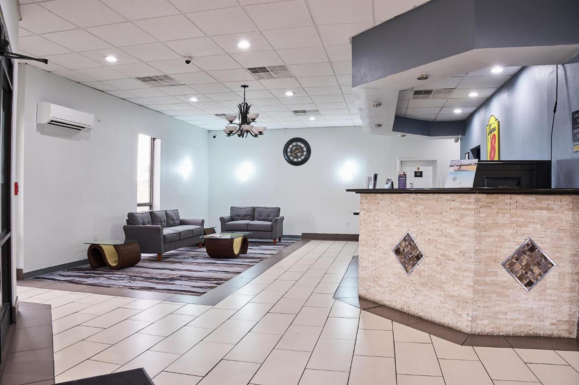 Super 8 by Wyndham Garysburg/Roanoke Rapids photo 29