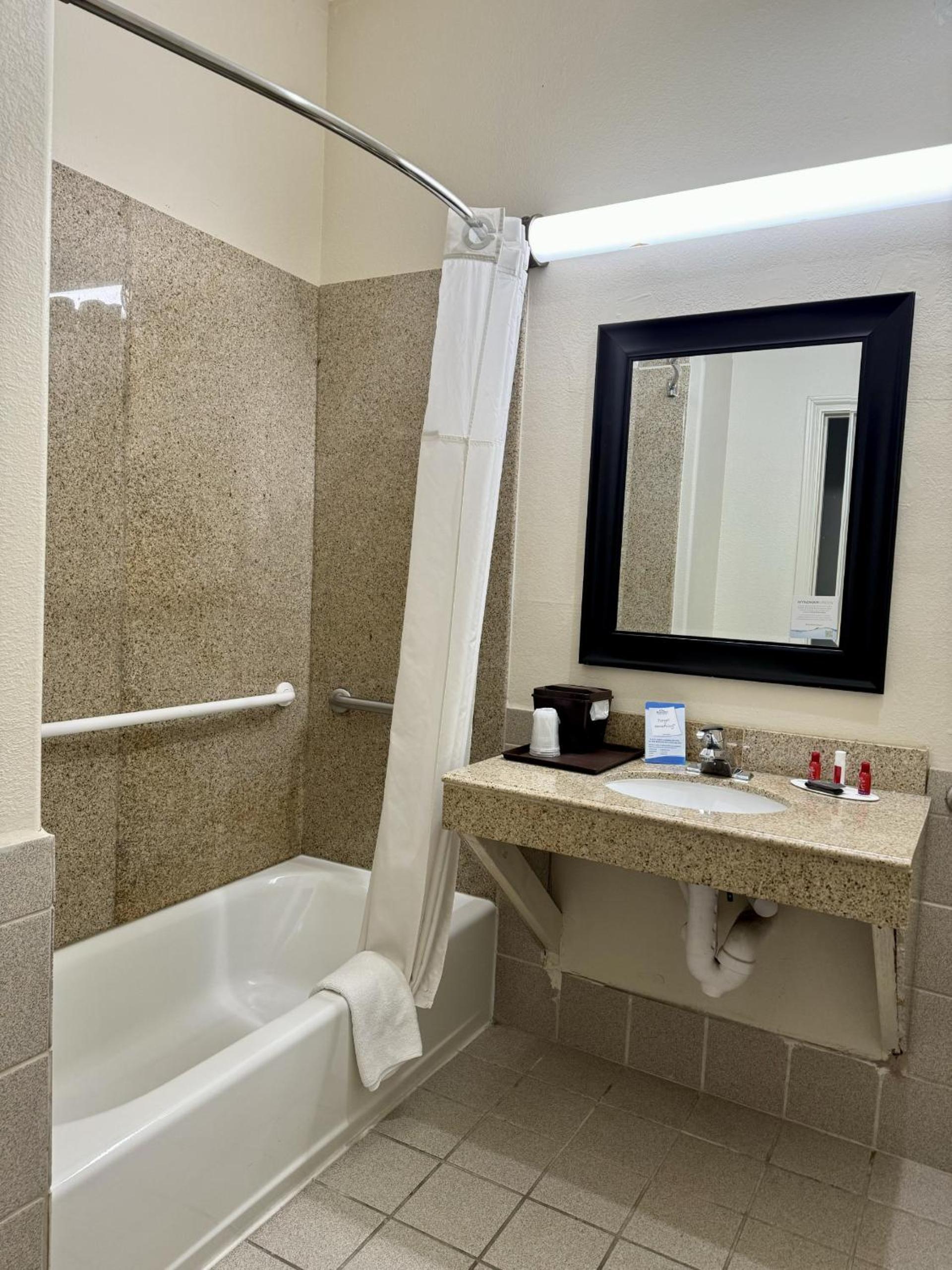 Baymont by Wyndham Galveston photo 33