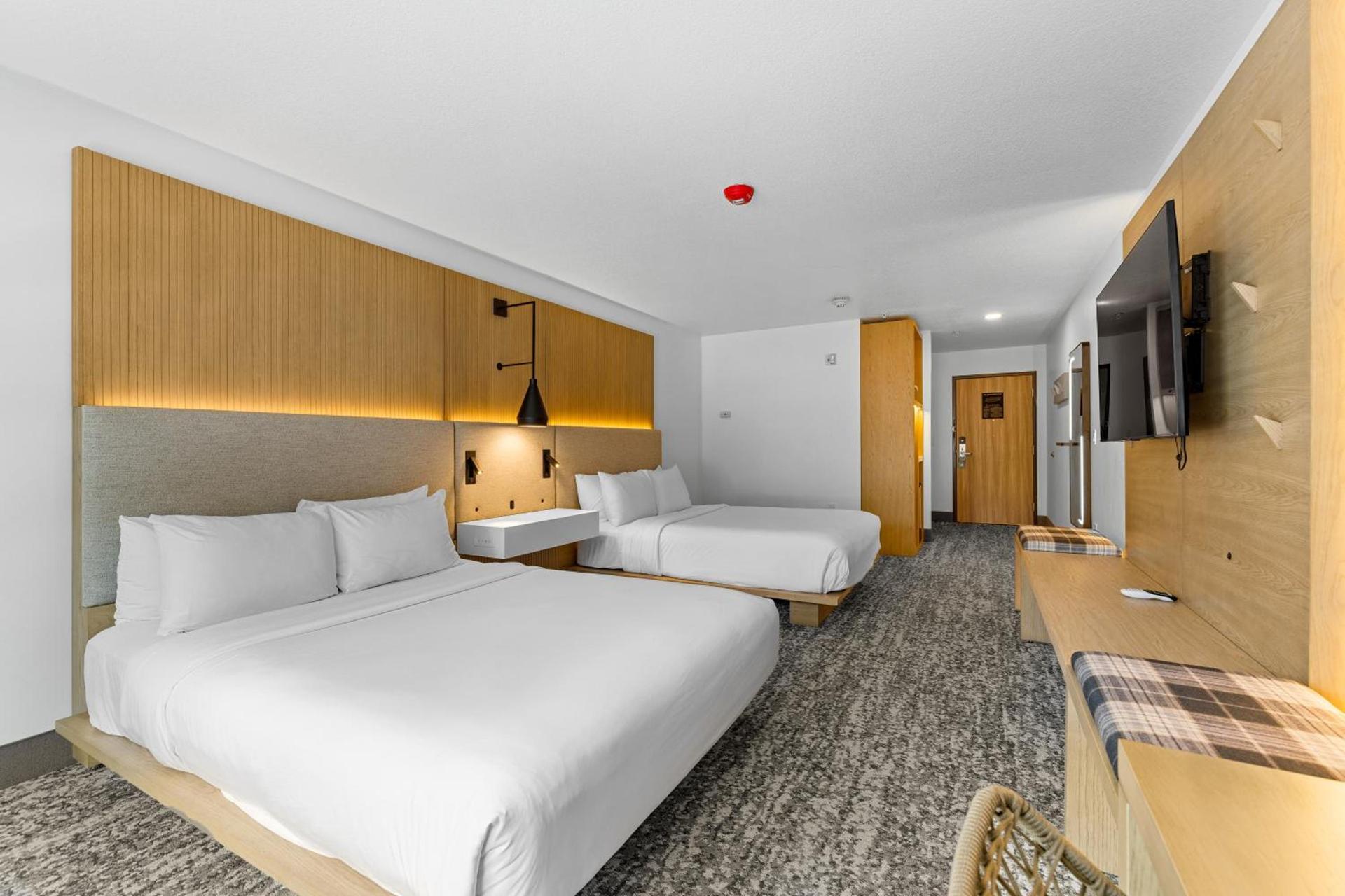 The Evergreen Hotel photo 40