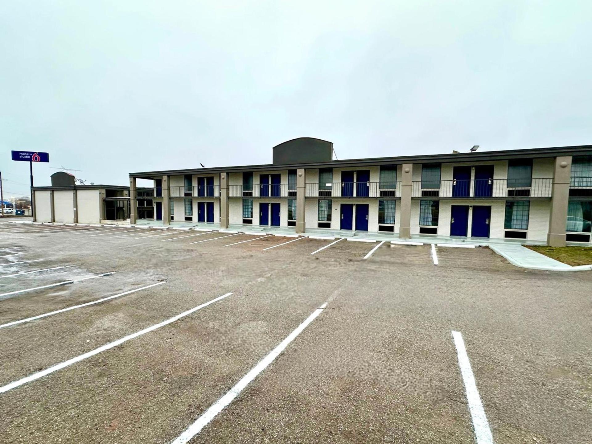 Motel 6 Chickasha, OK photo 24