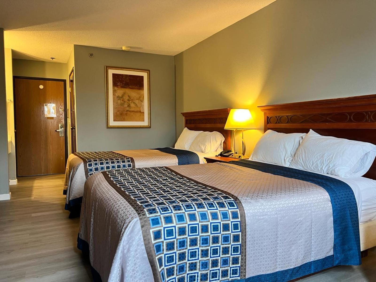 Royal Inn Suites photo 21