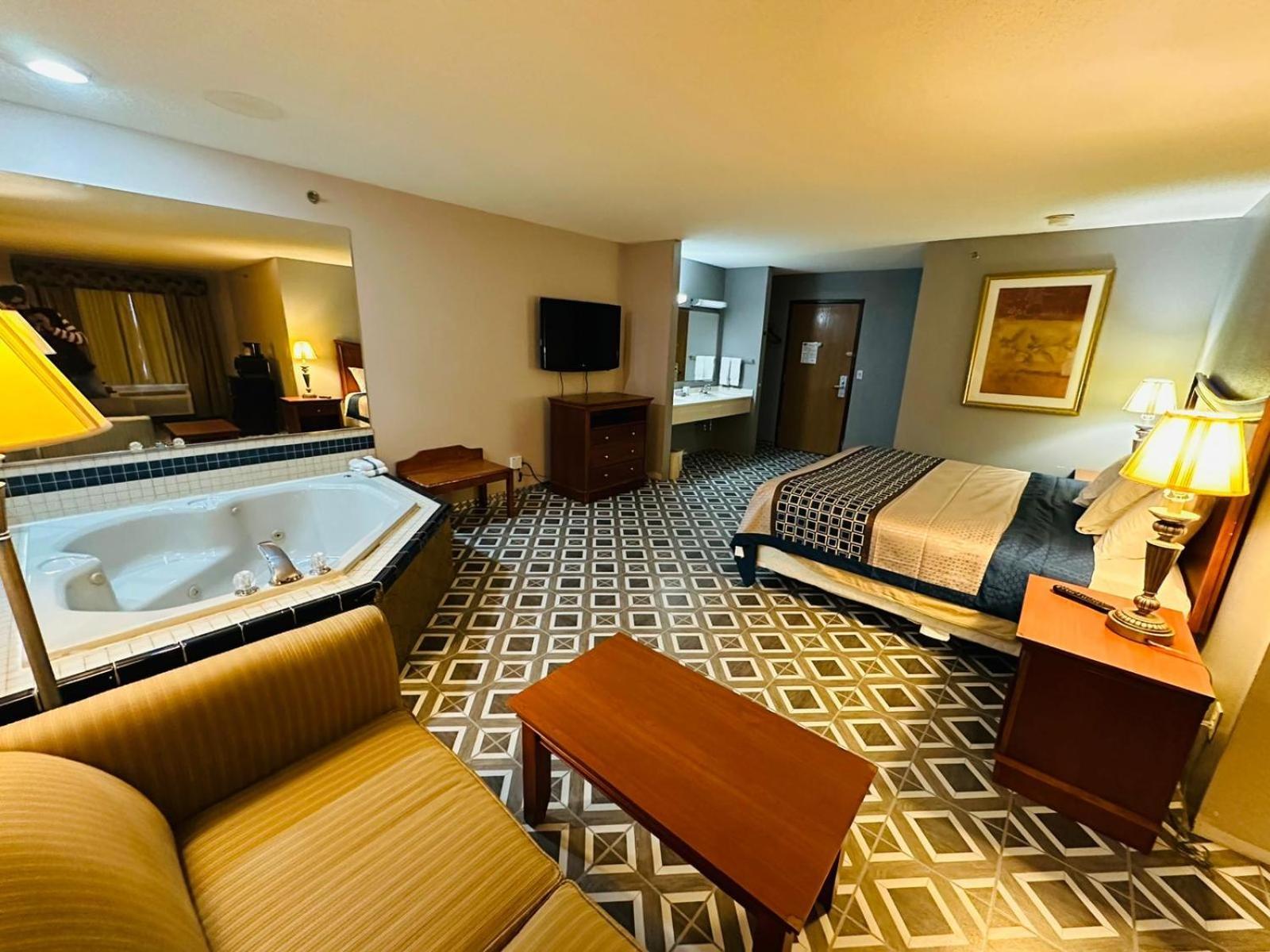 Royal Inn Suites photo 23