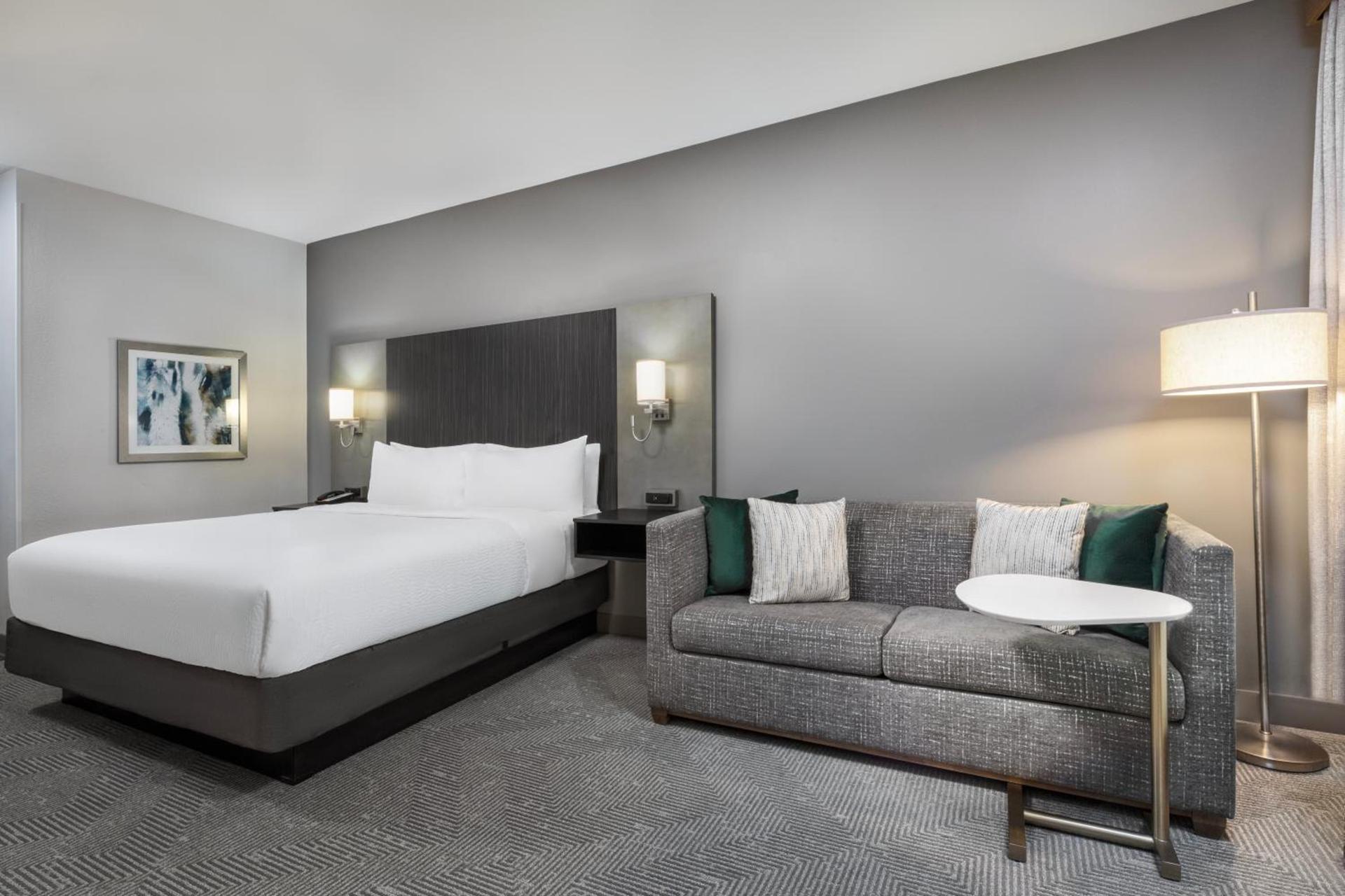 Holiday Inn Carlsbad/San Diego by IHG photo 2
