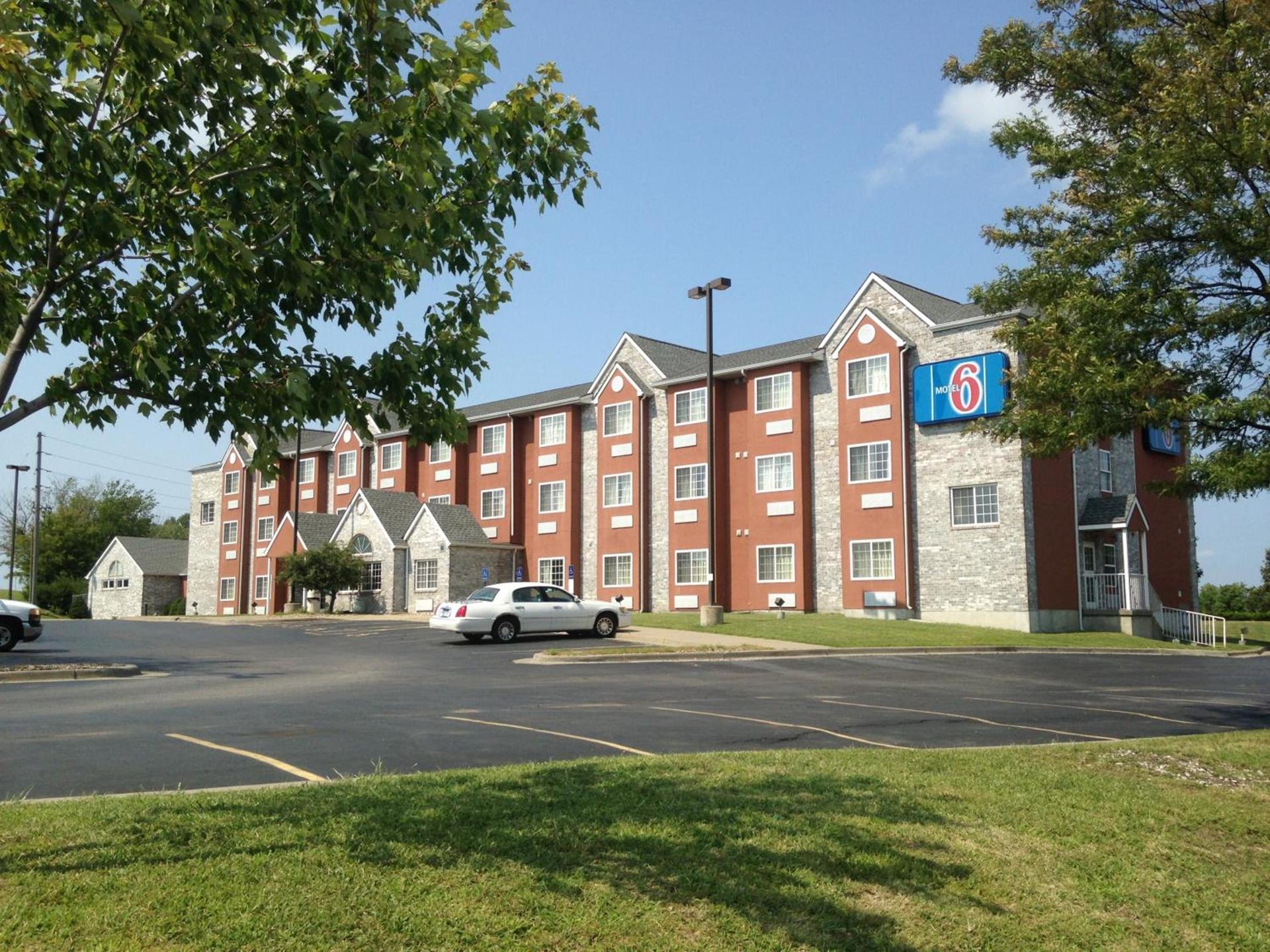 Motel 6-Olathe, KS photo 27