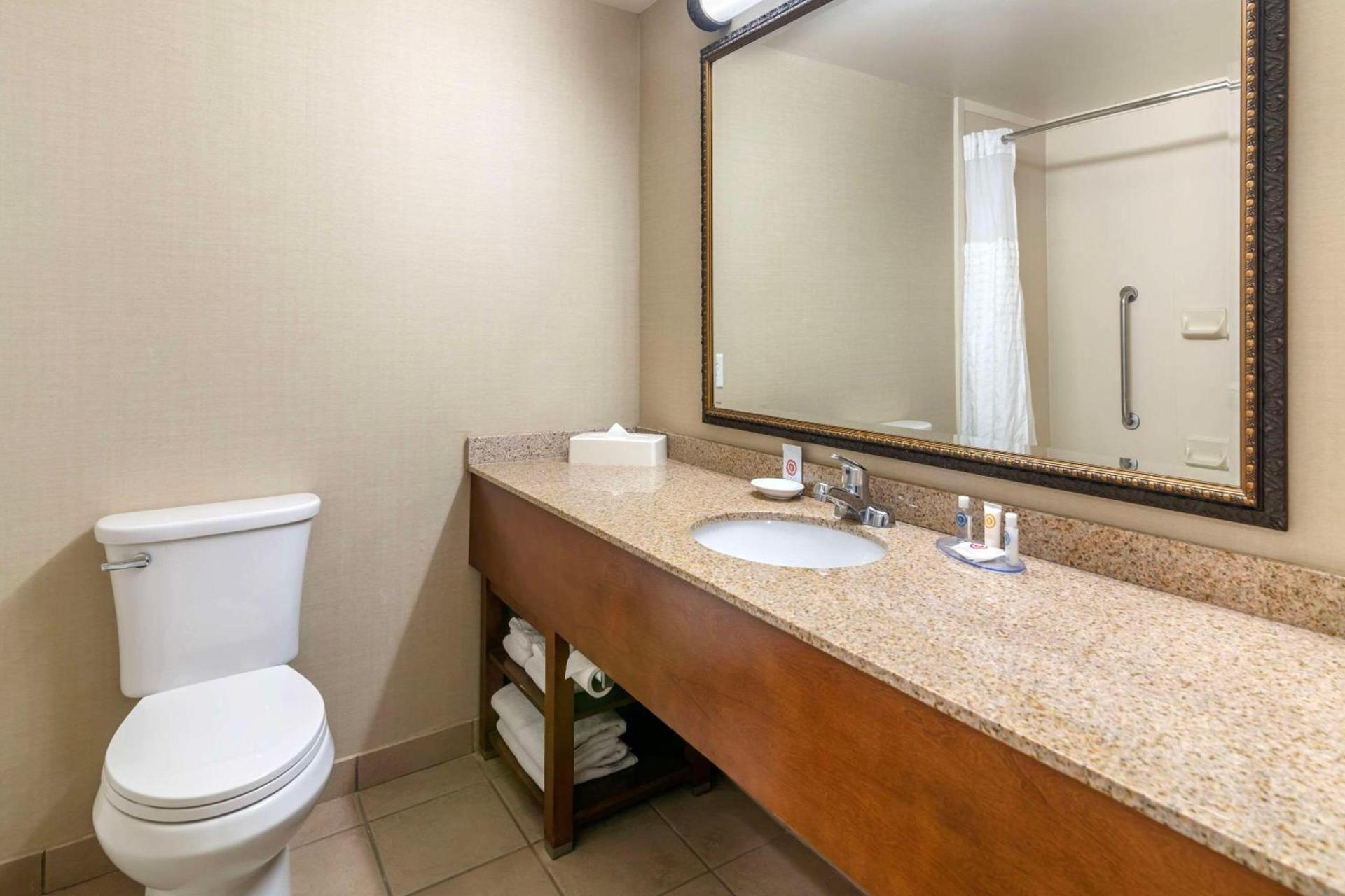 Comfort Inn & Suites Dover-Portsmouth photo 18