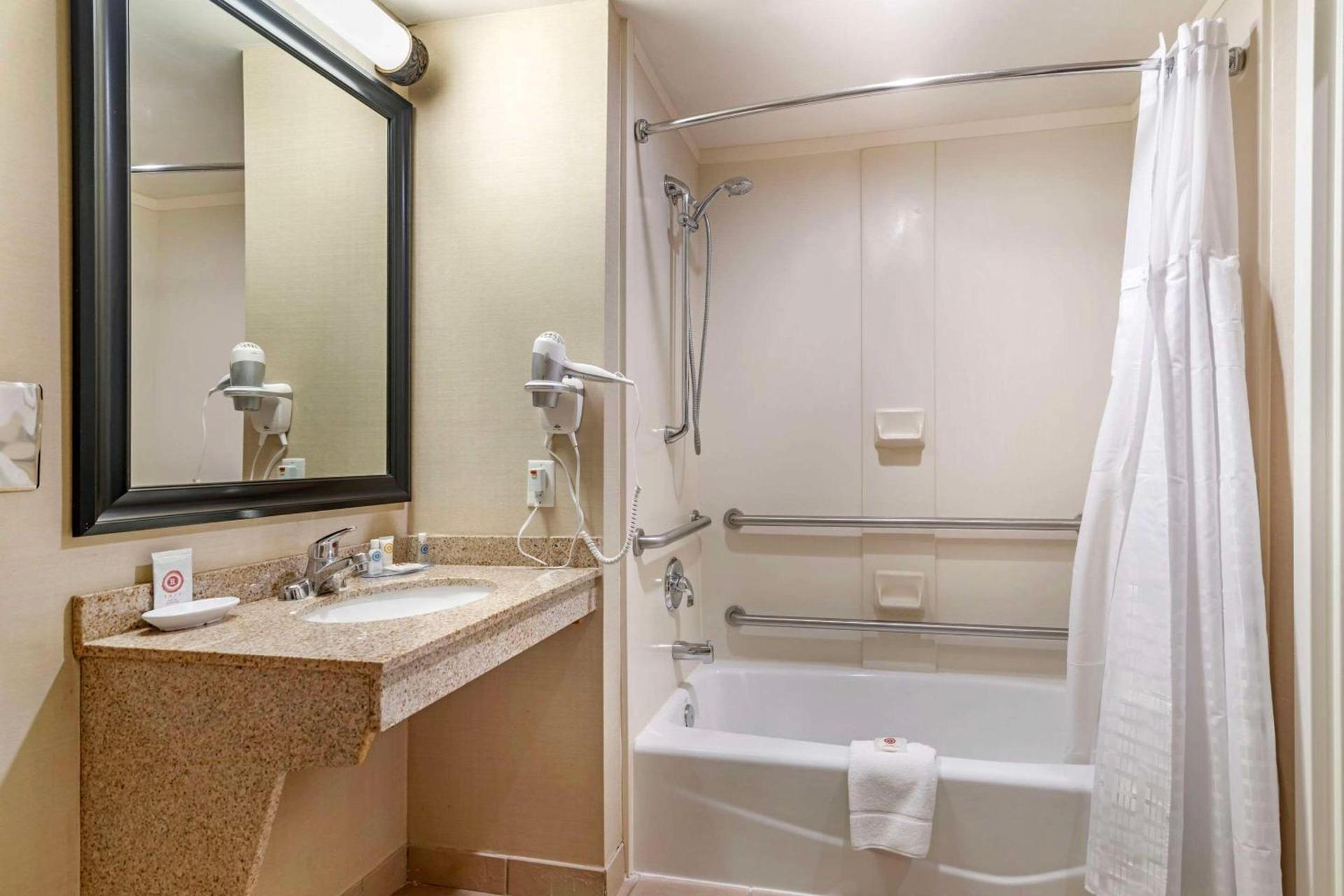 Comfort Inn & Suites Dover-Portsmouth photo 19