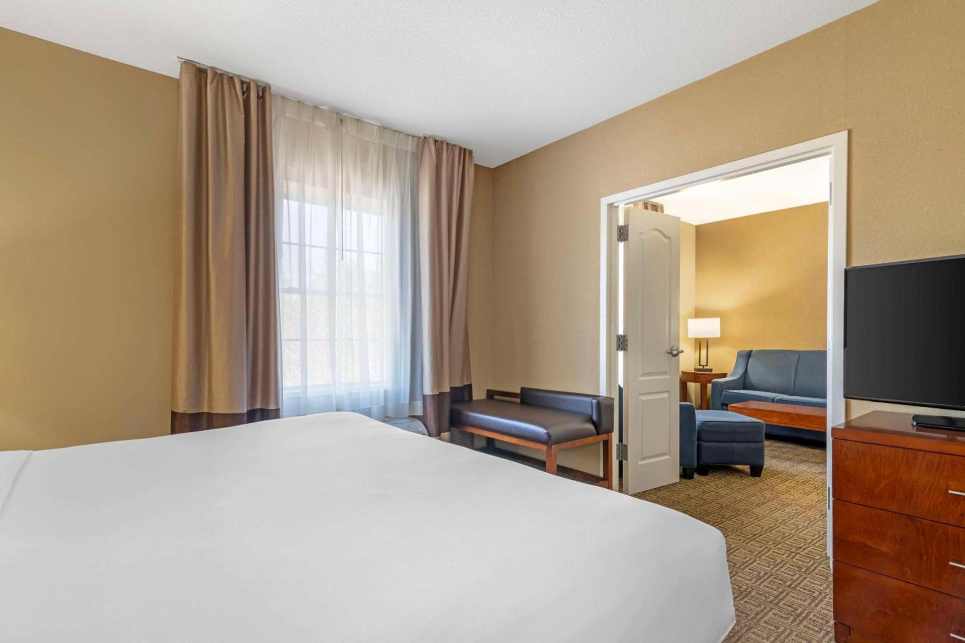 Comfort Inn & Suites Dover-Portsmouth photo 30