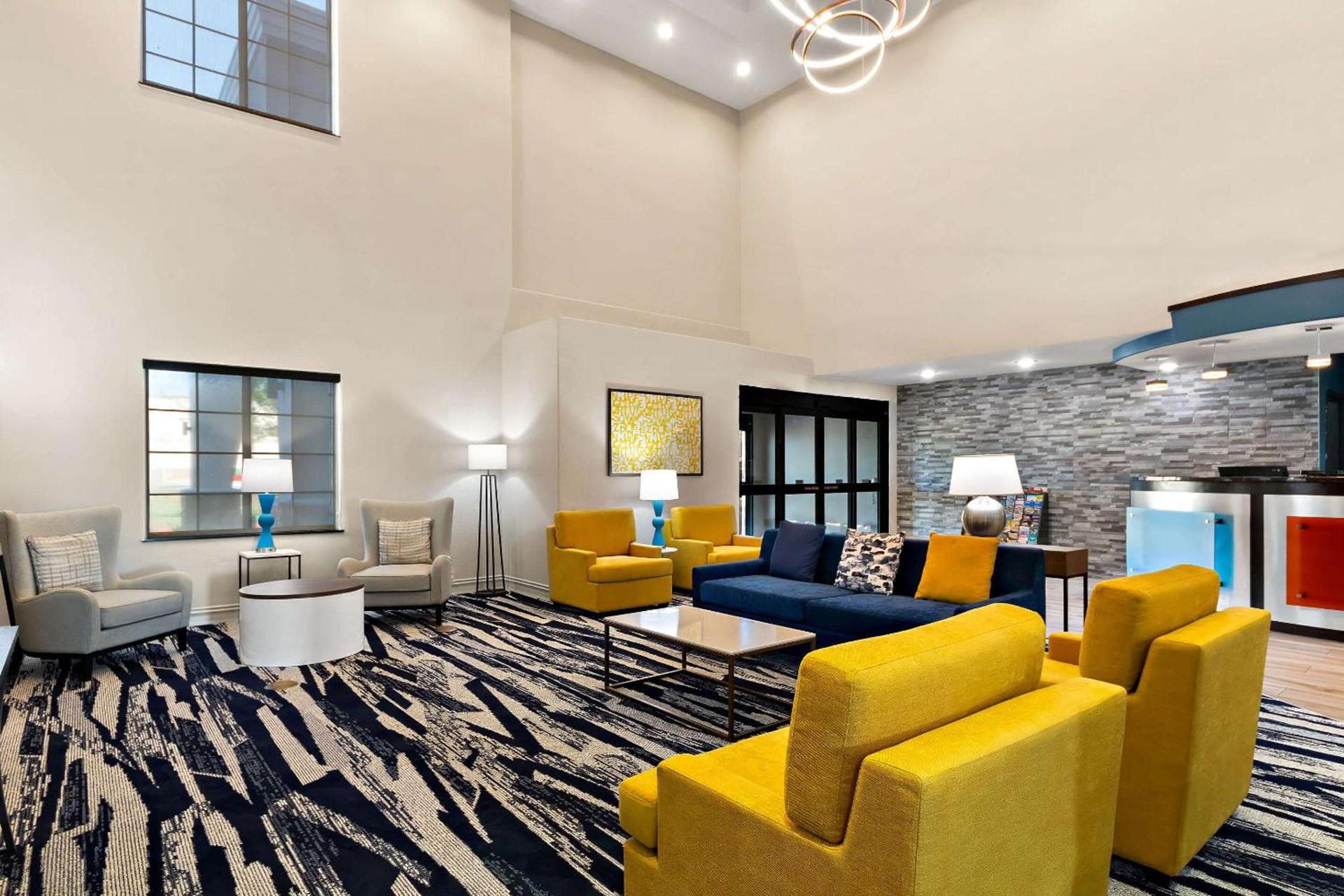 Comfort Suites Bastrop photo 5