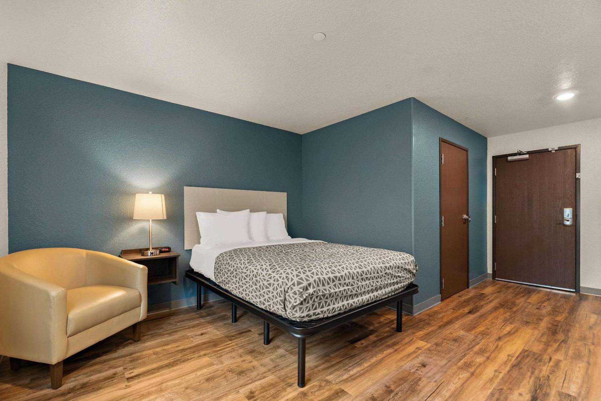 WoodSpring Suites Port Orange - Daytona Beach photo 9