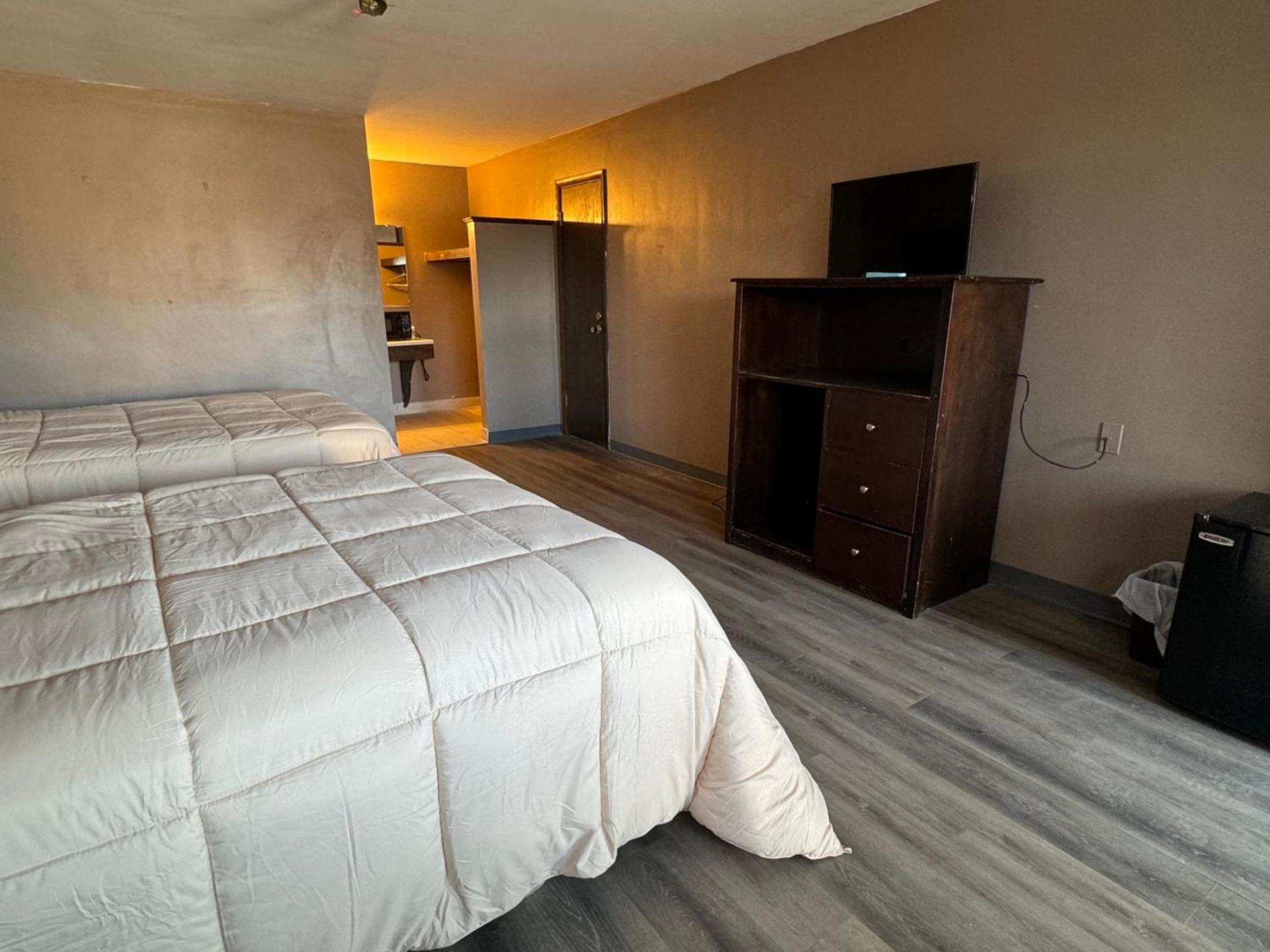 Clintonville Motel photo 7