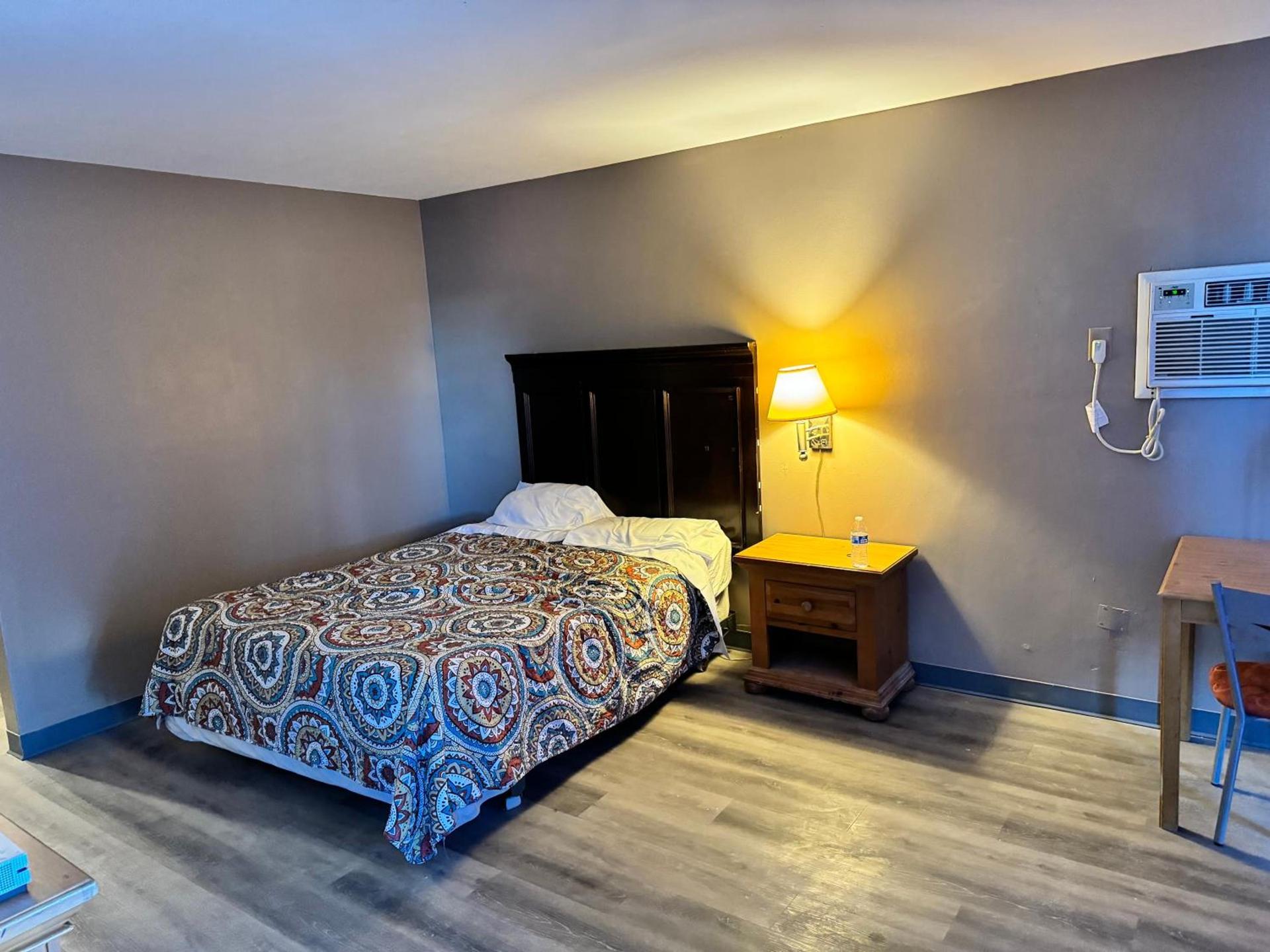 Clintonville Motel photo 15