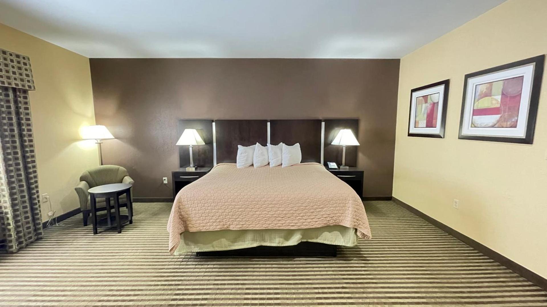 Whitney Inn & Suites photo 18
