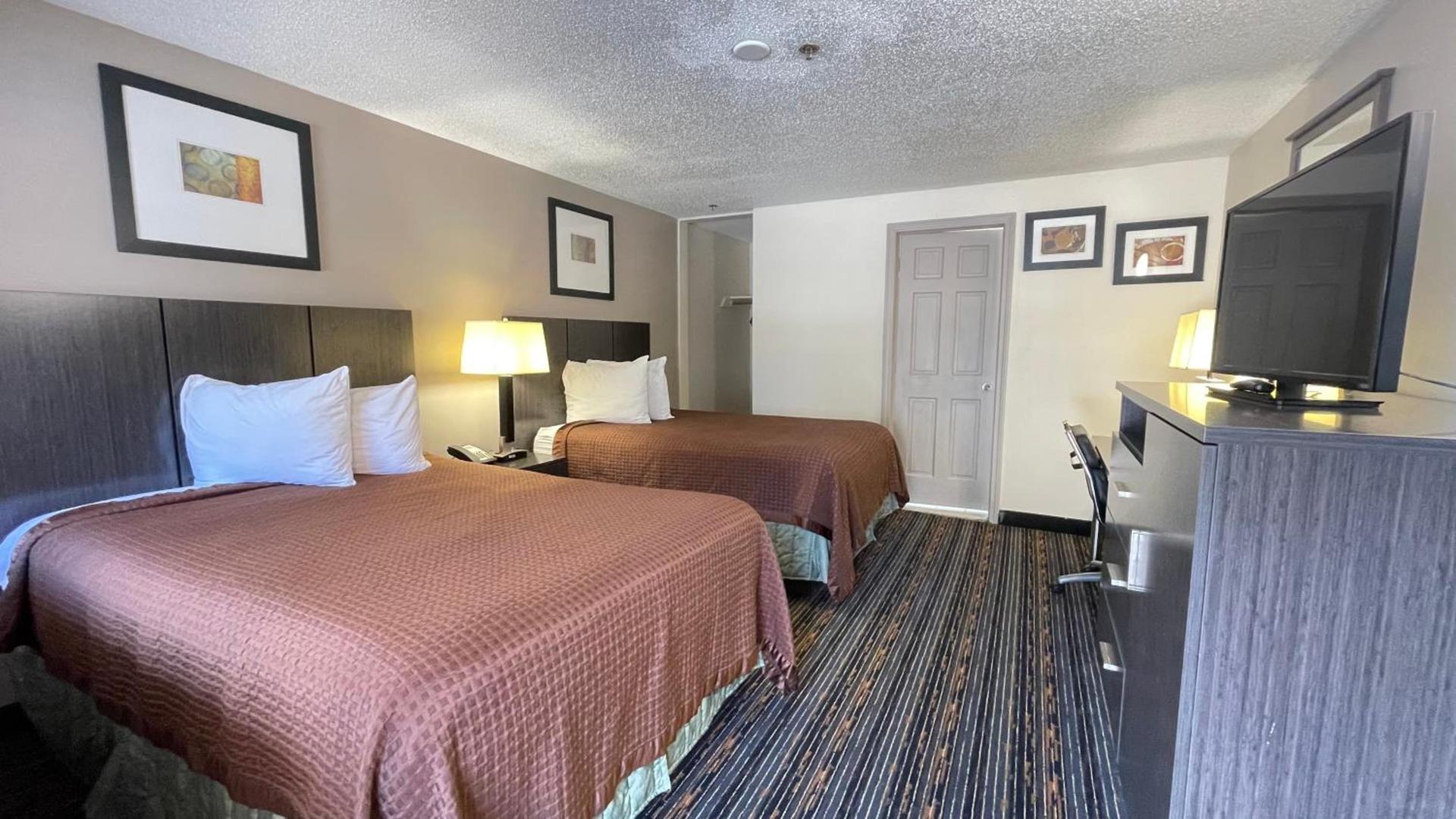 Whitney Inn & Suites photo 25
