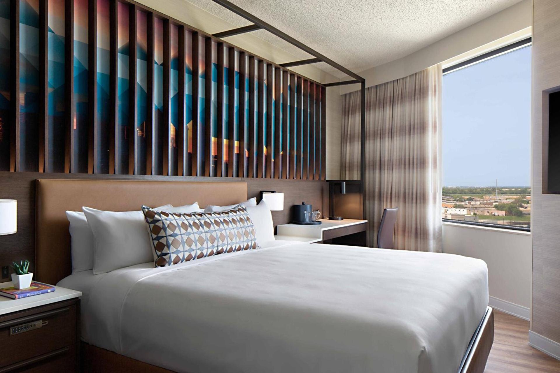 Renaissance Dallas Hotel photo 9