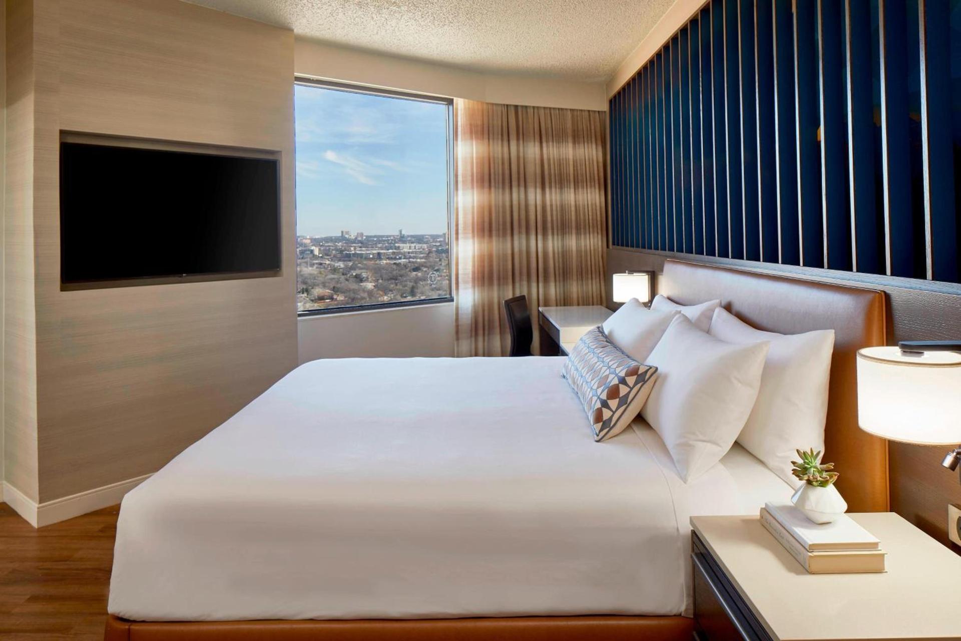 Renaissance Dallas Hotel photo 10