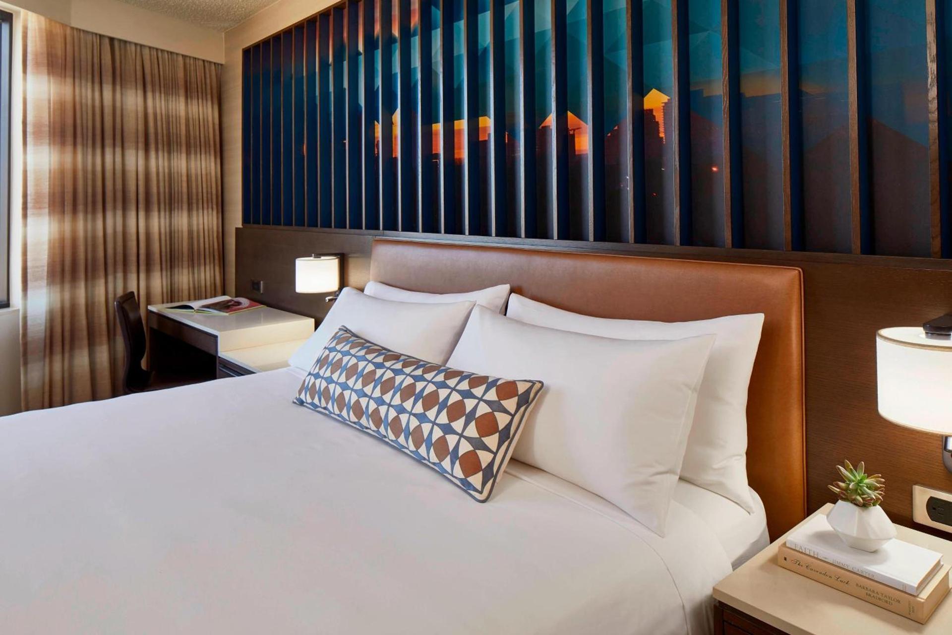 Renaissance Dallas Hotel photo 11