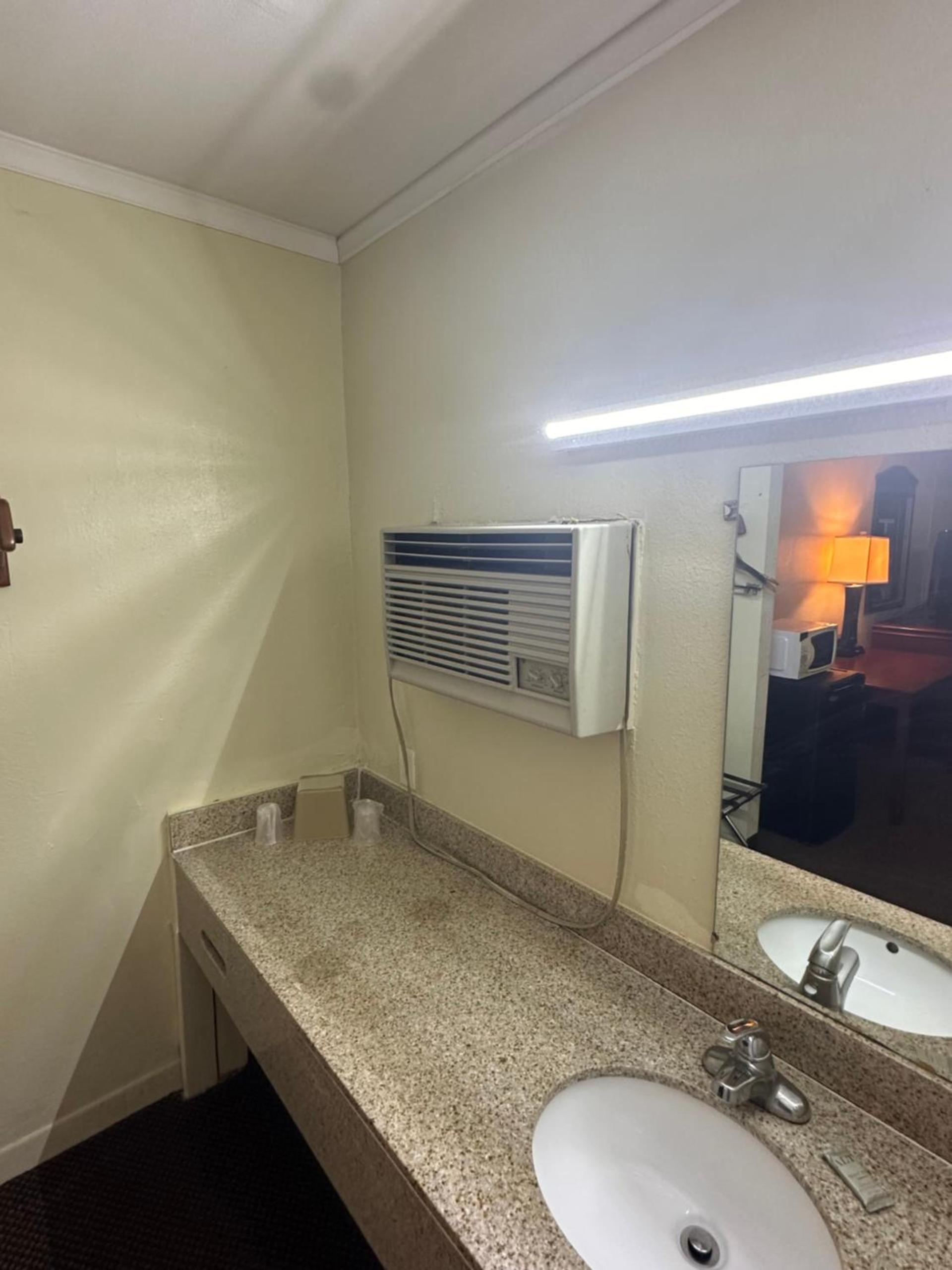 Best Inn photo 9