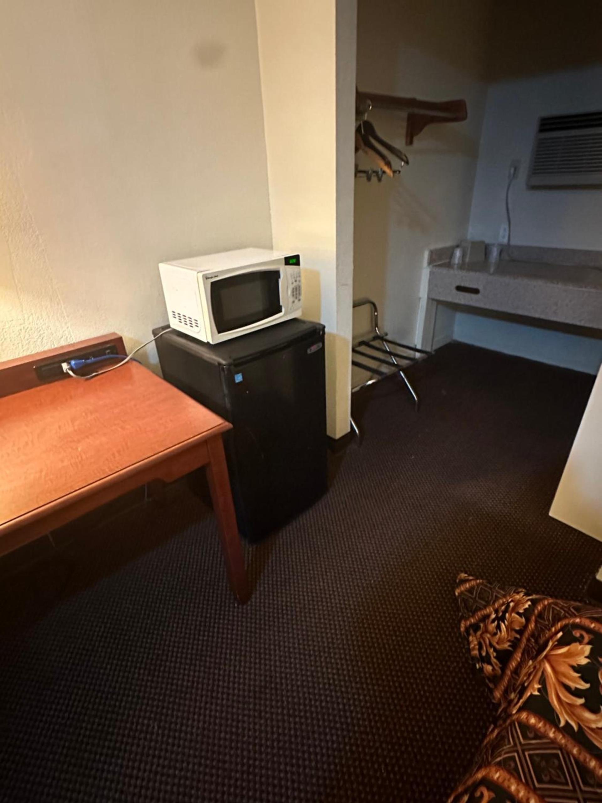 Best Inn photo 10