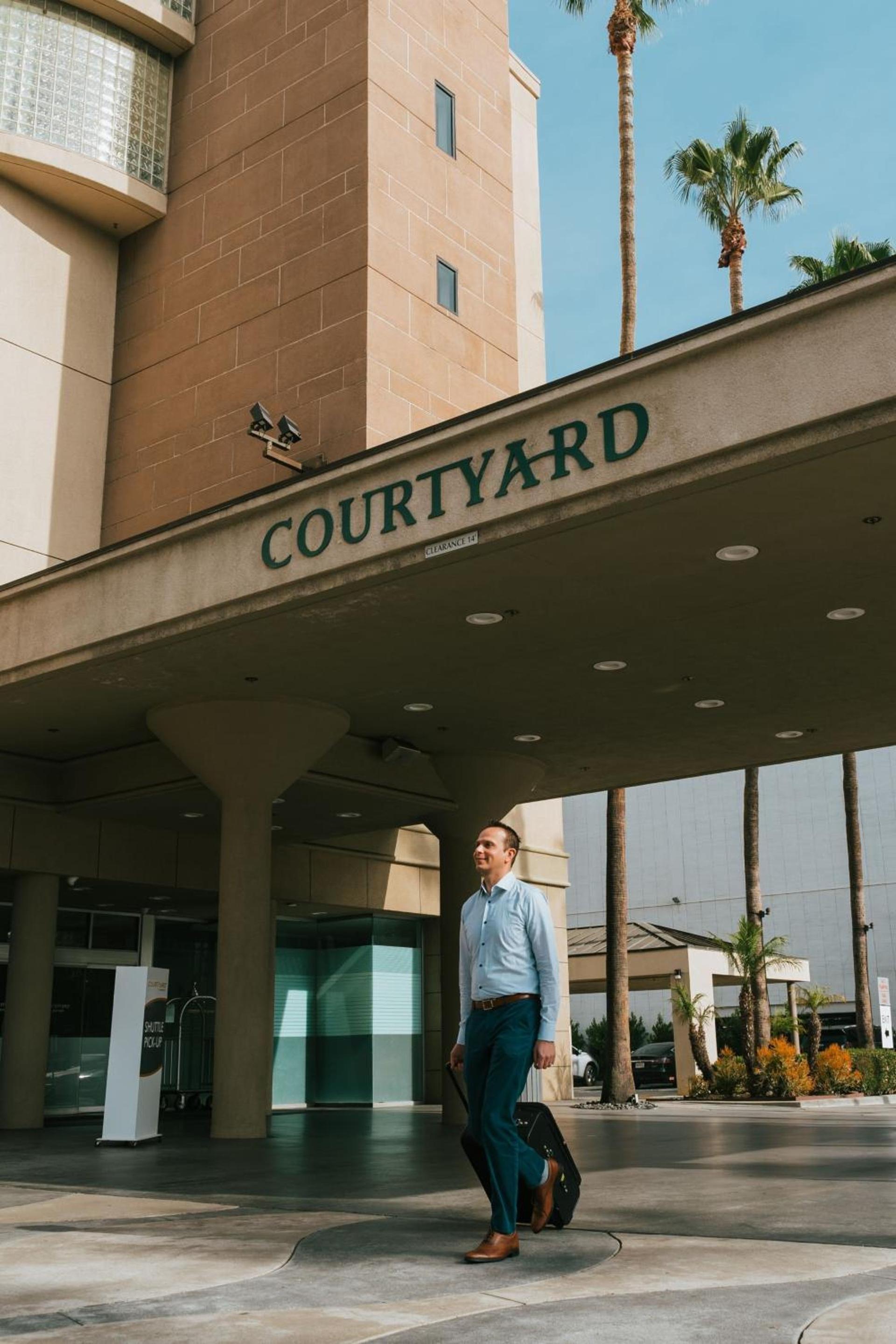 Courtyard by Marriott Los Angeles LAX / Century Boulevard photo 46