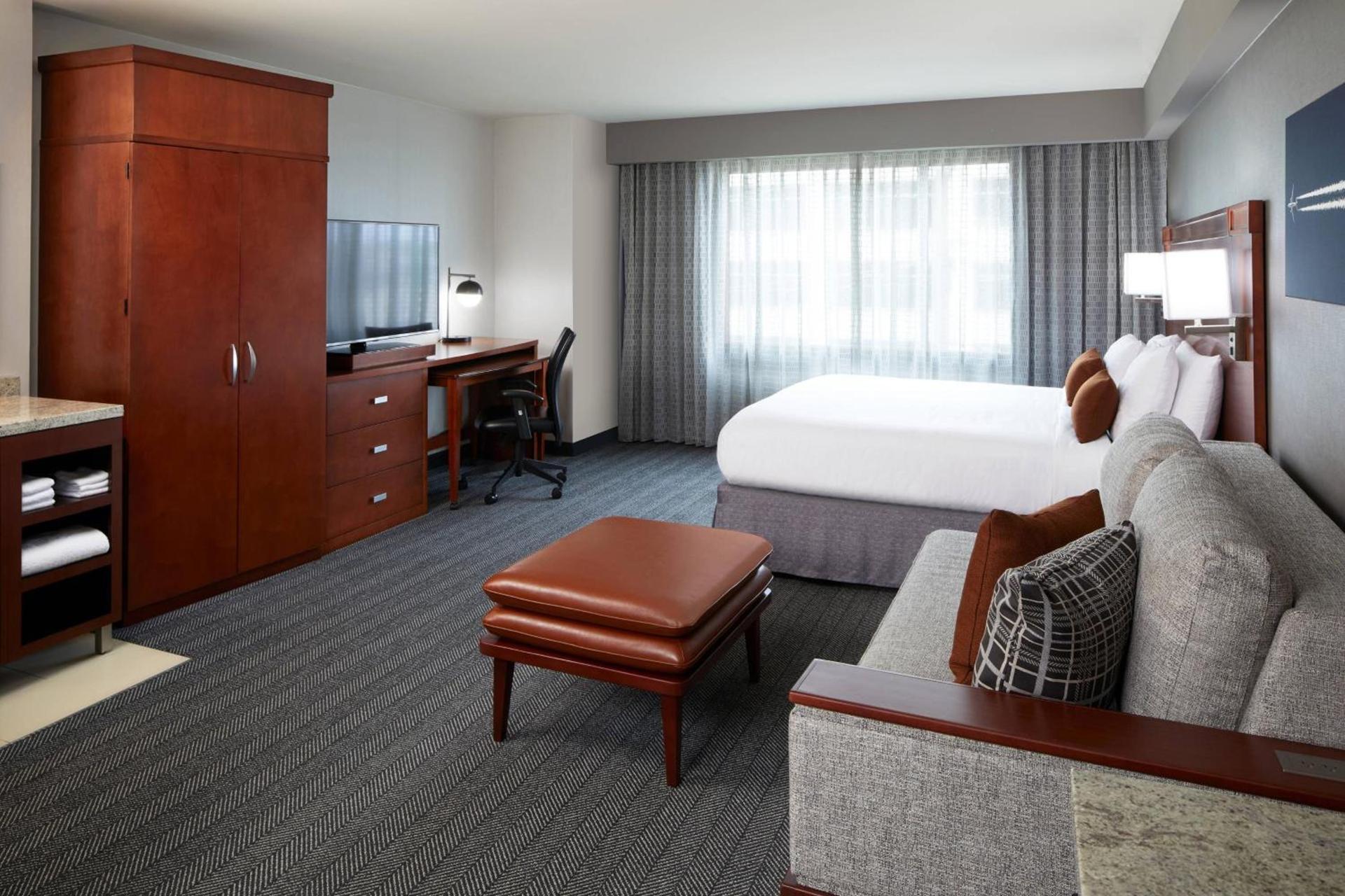 Courtyard by Marriott Los Angeles LAX / Century Boulevard photo 13