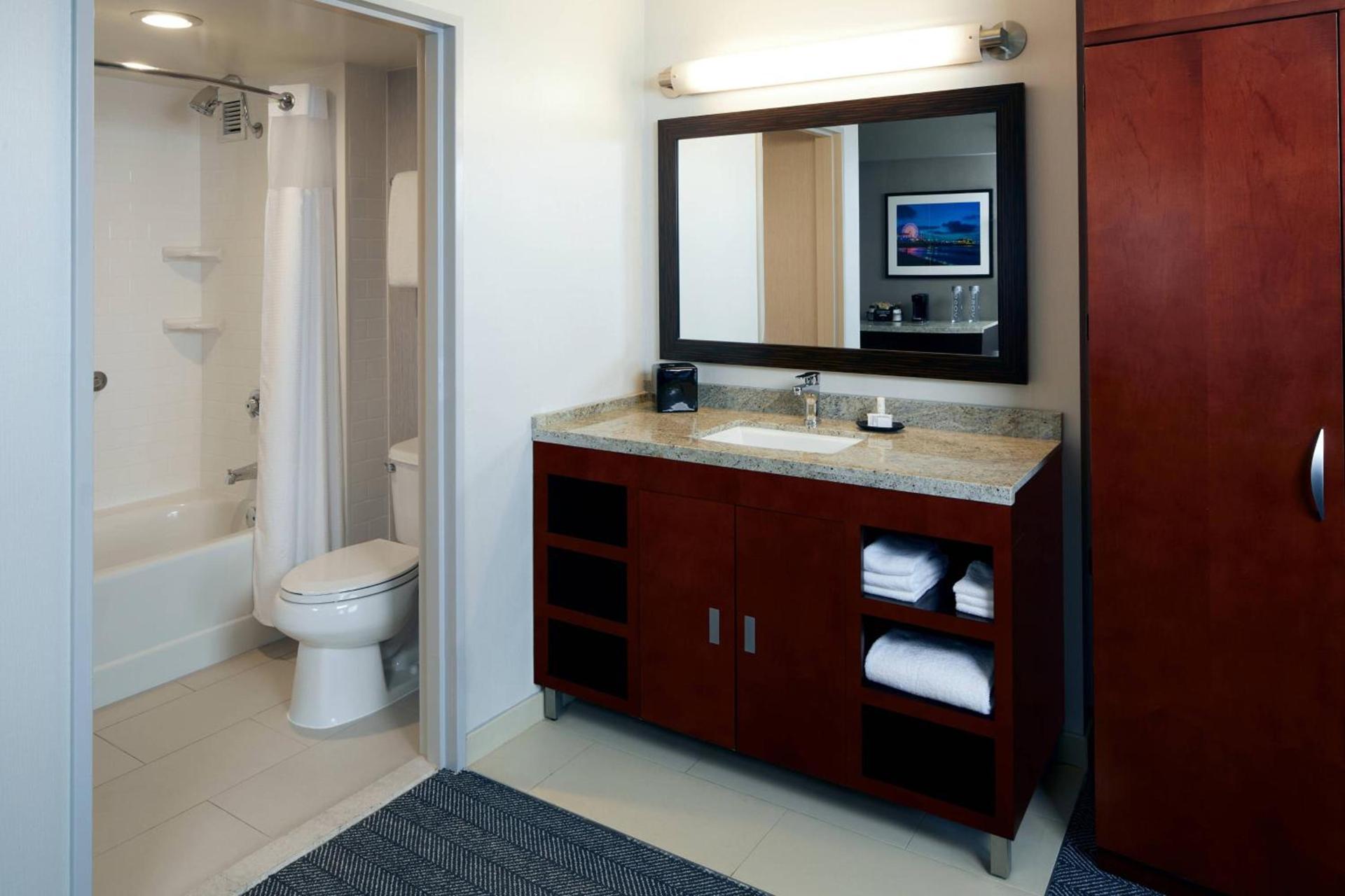 Courtyard by Marriott Los Angeles LAX / Century Boulevard photo 21