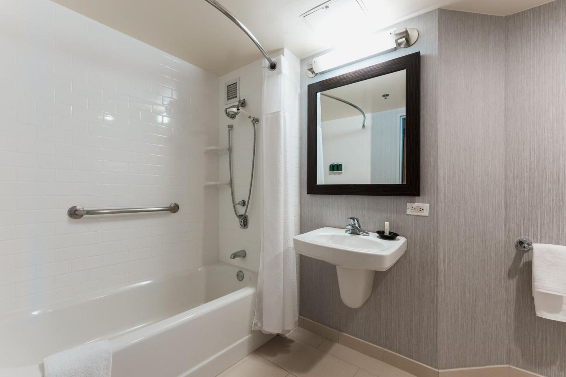 Courtyard by Marriott Los Angeles LAX / Century Boulevard photo 22