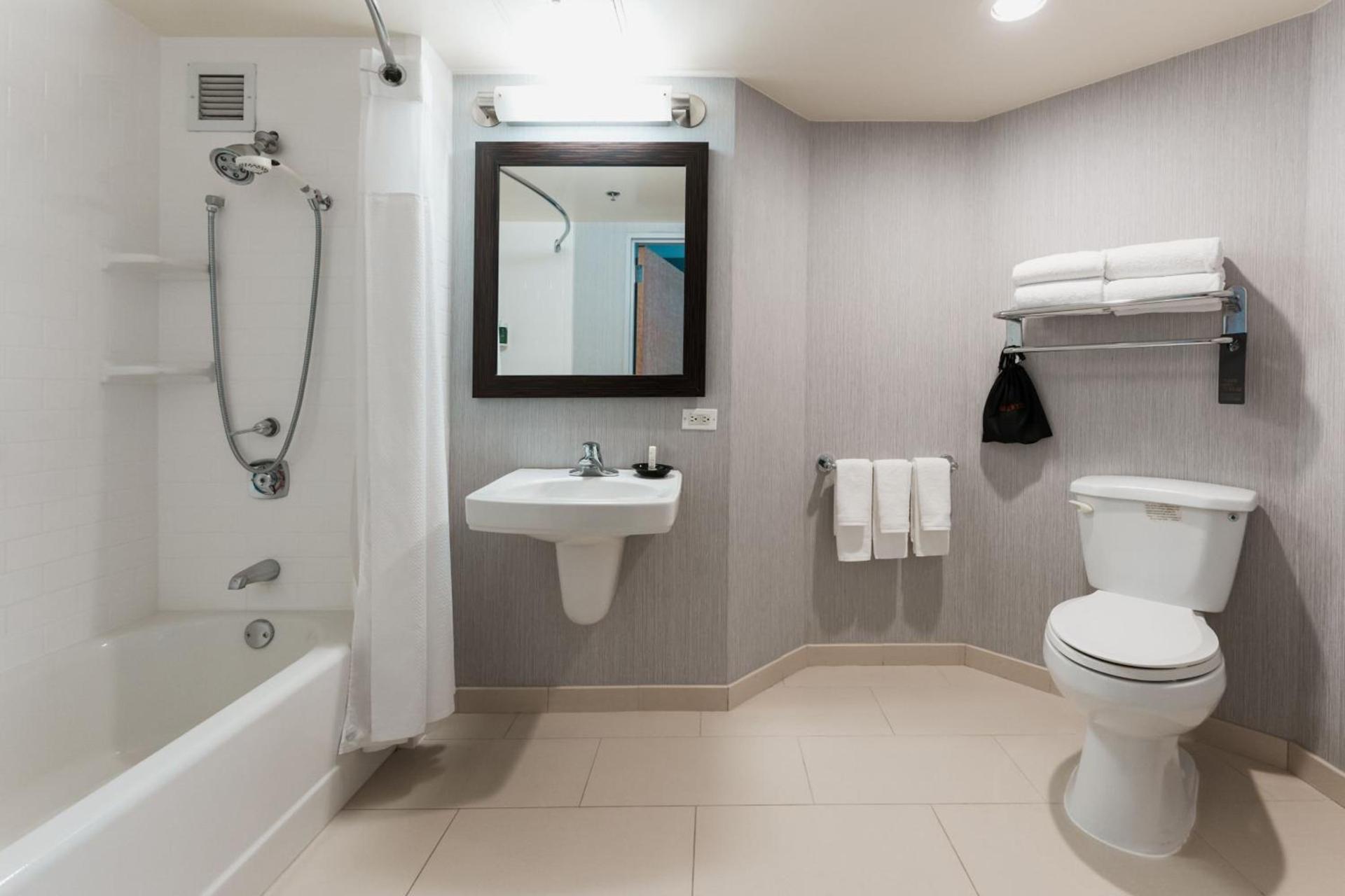 Courtyard by Marriott Los Angeles LAX / Century Boulevard photo 23
