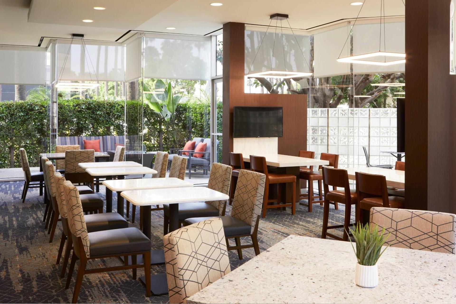 Courtyard by Marriott Los Angeles LAX / Century Boulevard photo 35