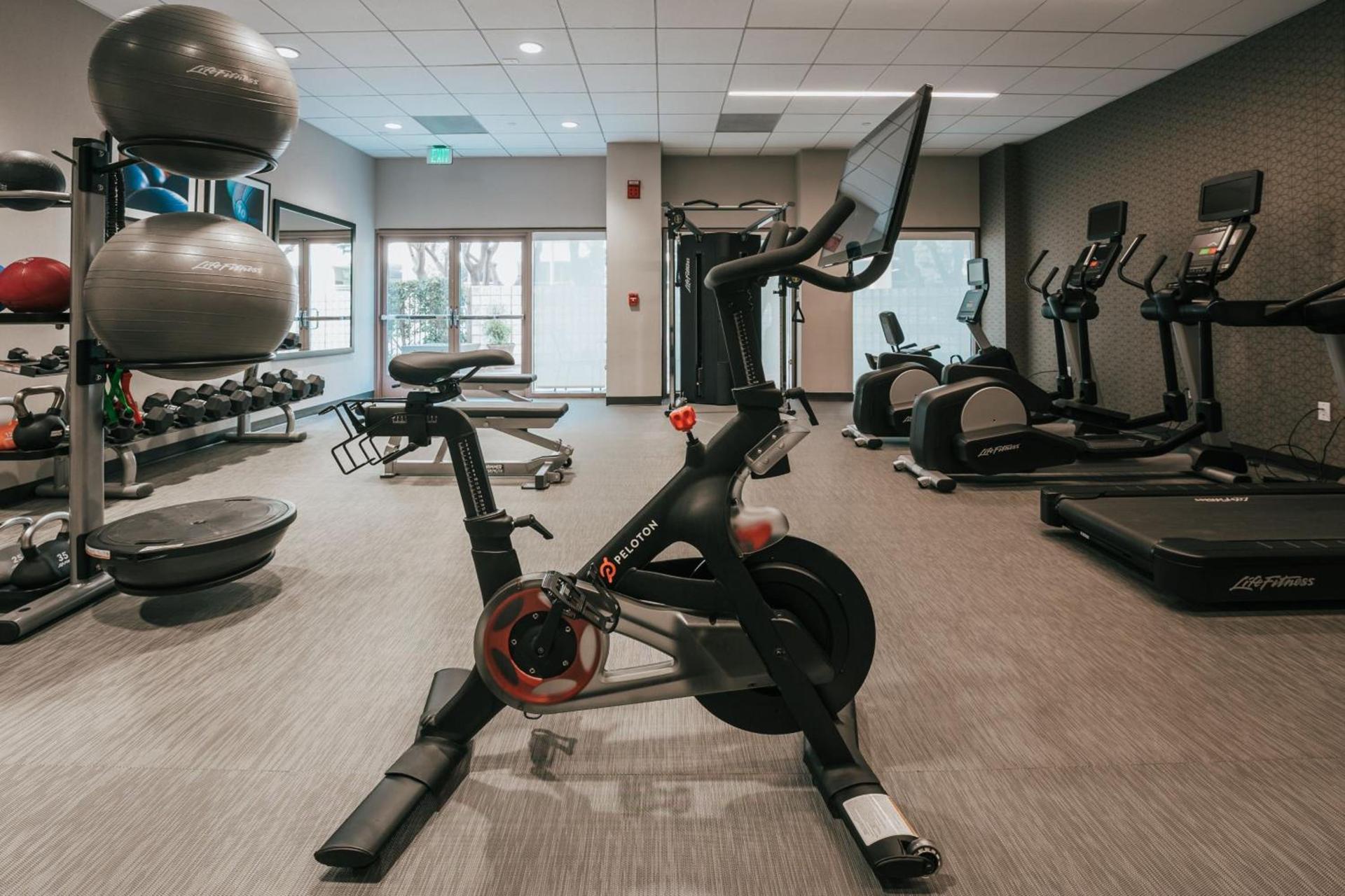 Courtyard by Marriott Los Angeles LAX / Century Boulevard photo 40
