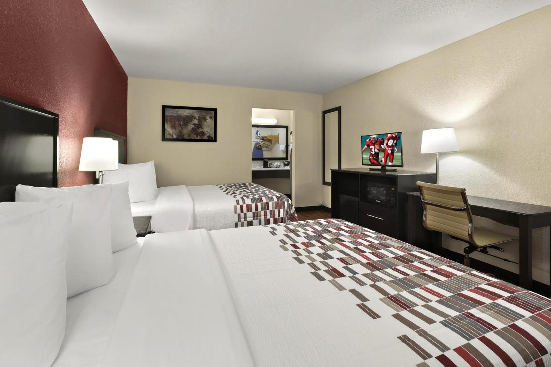 Red Roof Inn & Suites Cave City photo 10
