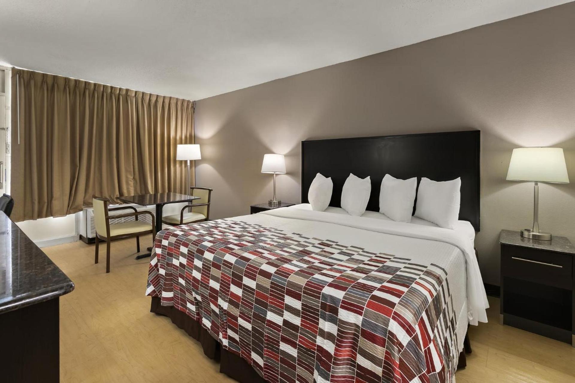 Red Roof Inn & Suites Cave City photo 15