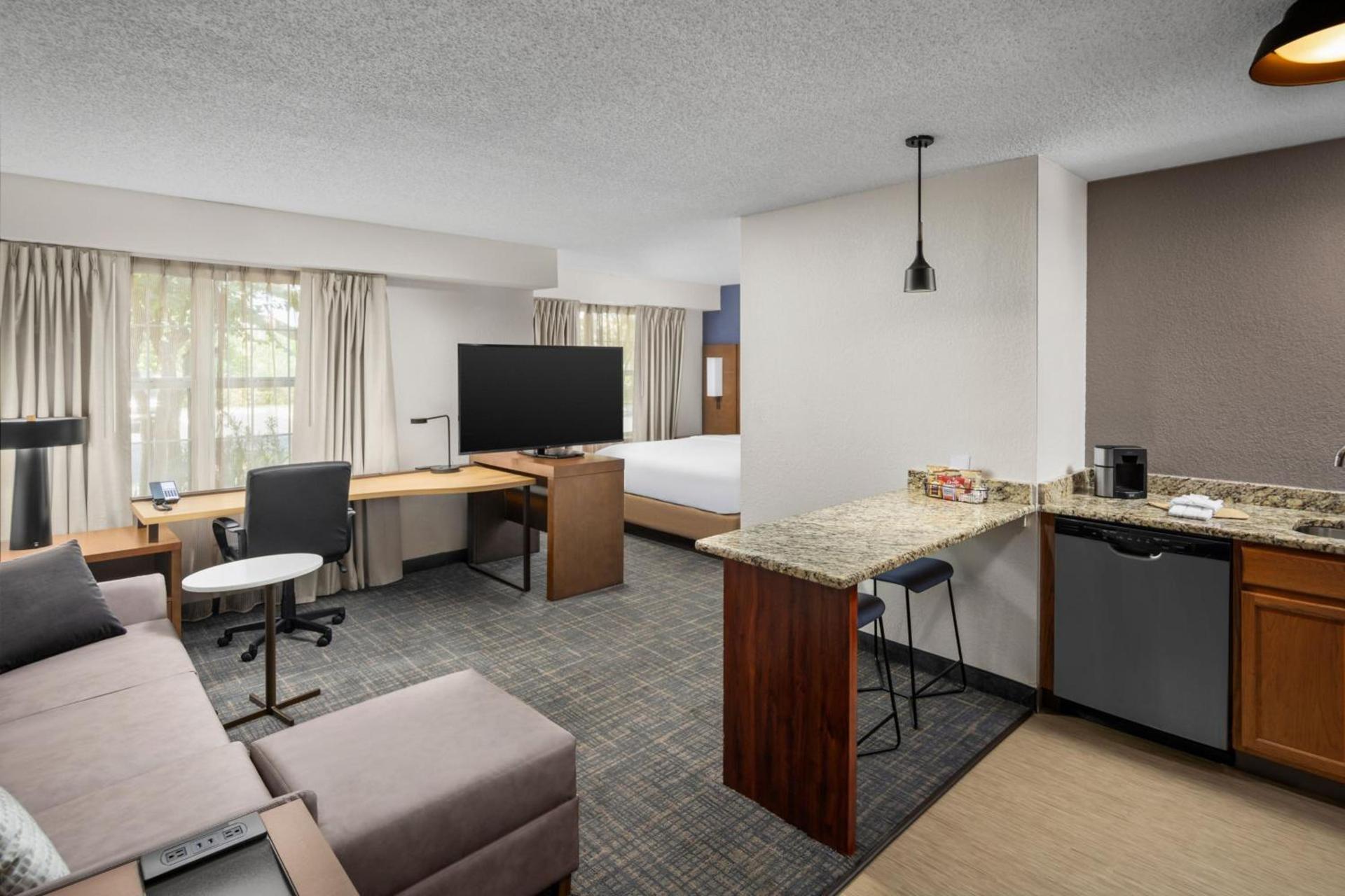 Residence Inn by Marriott Orlando East/UCF Area photo 5