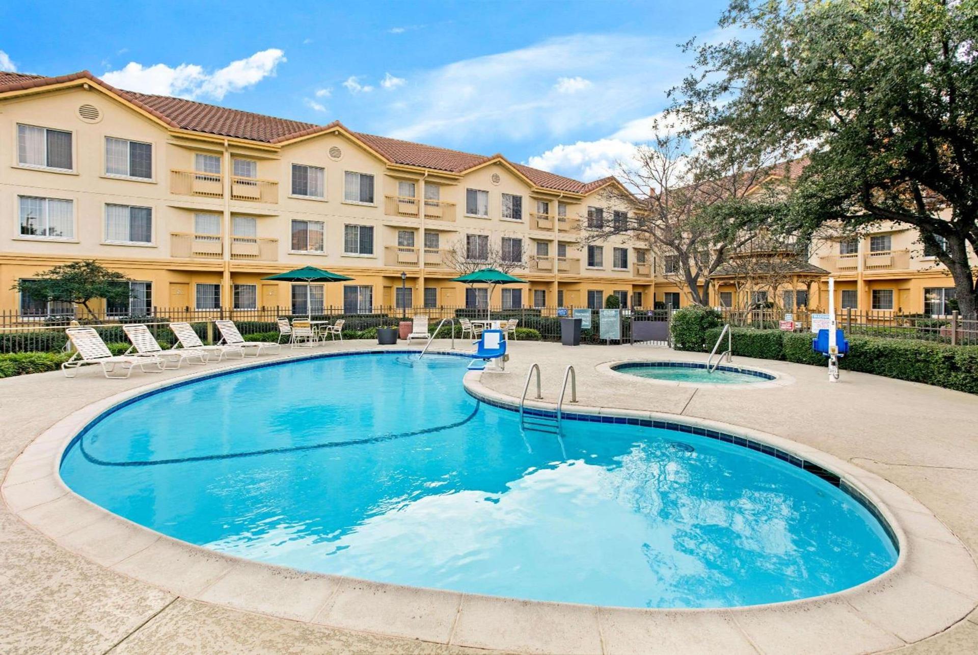 La Quinta by Wyndham Dallas DFW Airport North photo 27