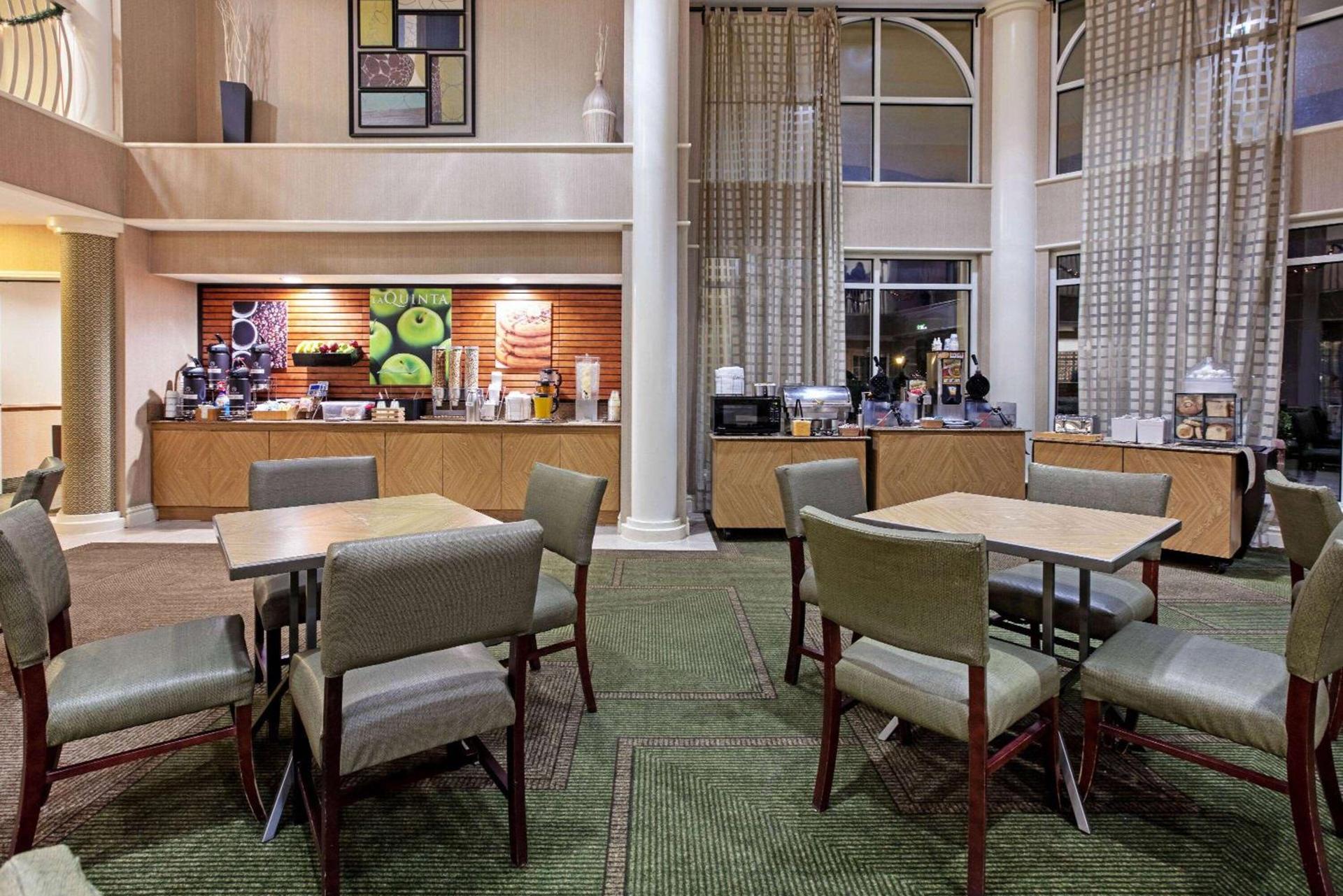 La Quinta by Wyndham Dallas DFW Airport North photo 7